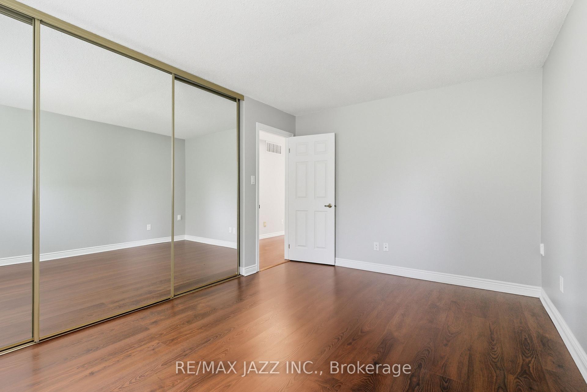 Photo 17 of Unit upper level, 8 Oban Court, Clarington, Courtice — HOMEH