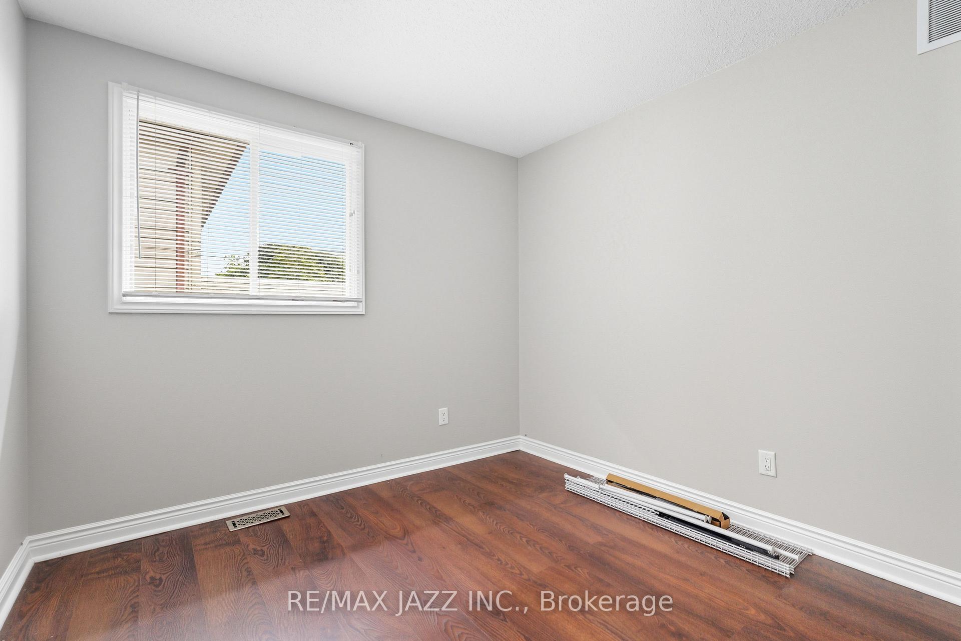 Photo 29 of Unit upper level, 8 Oban Court, Clarington, Courtice — HOMEH