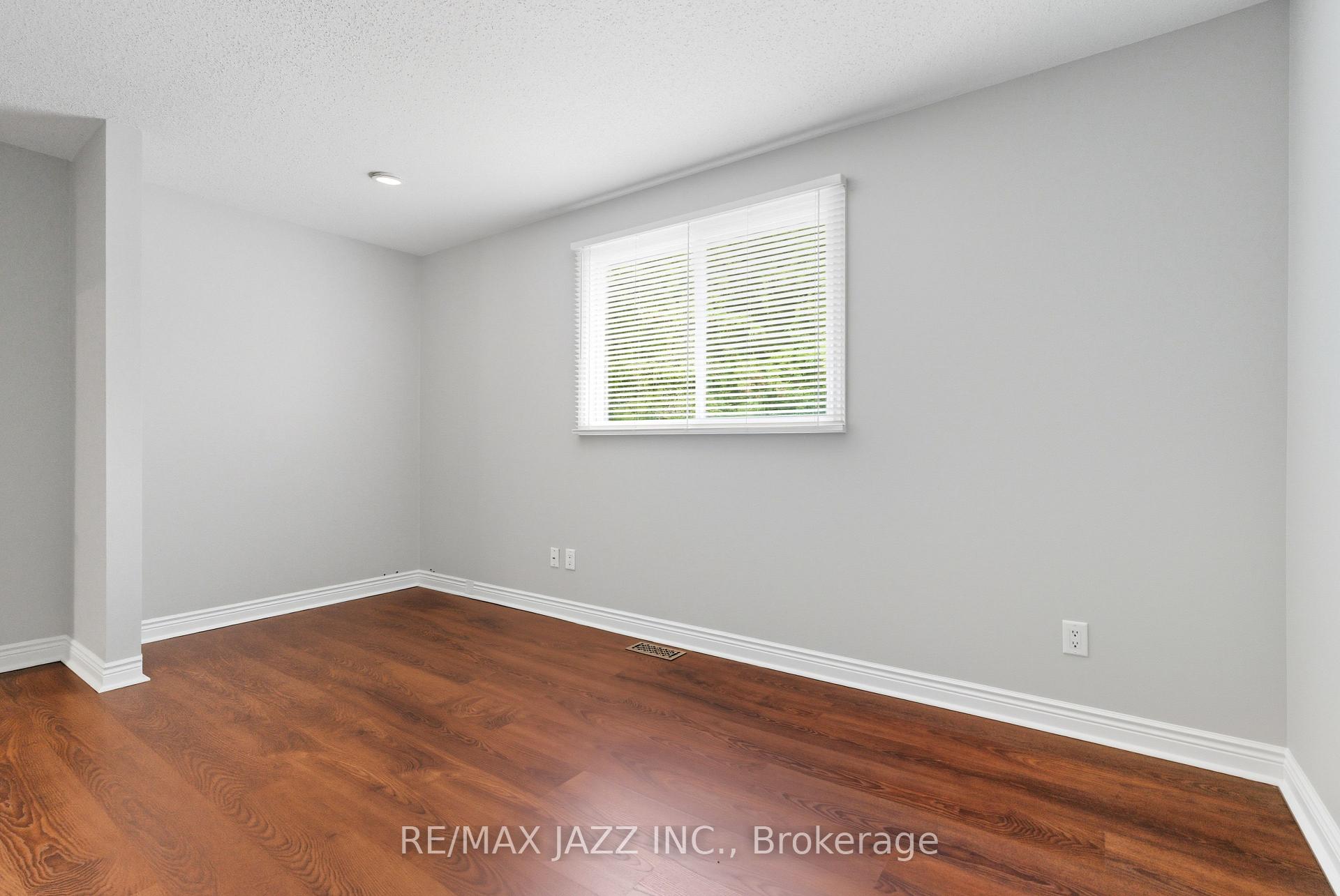Photo 20 of Unit upper level, 8 Oban Court, Clarington, Courtice — HOMEH