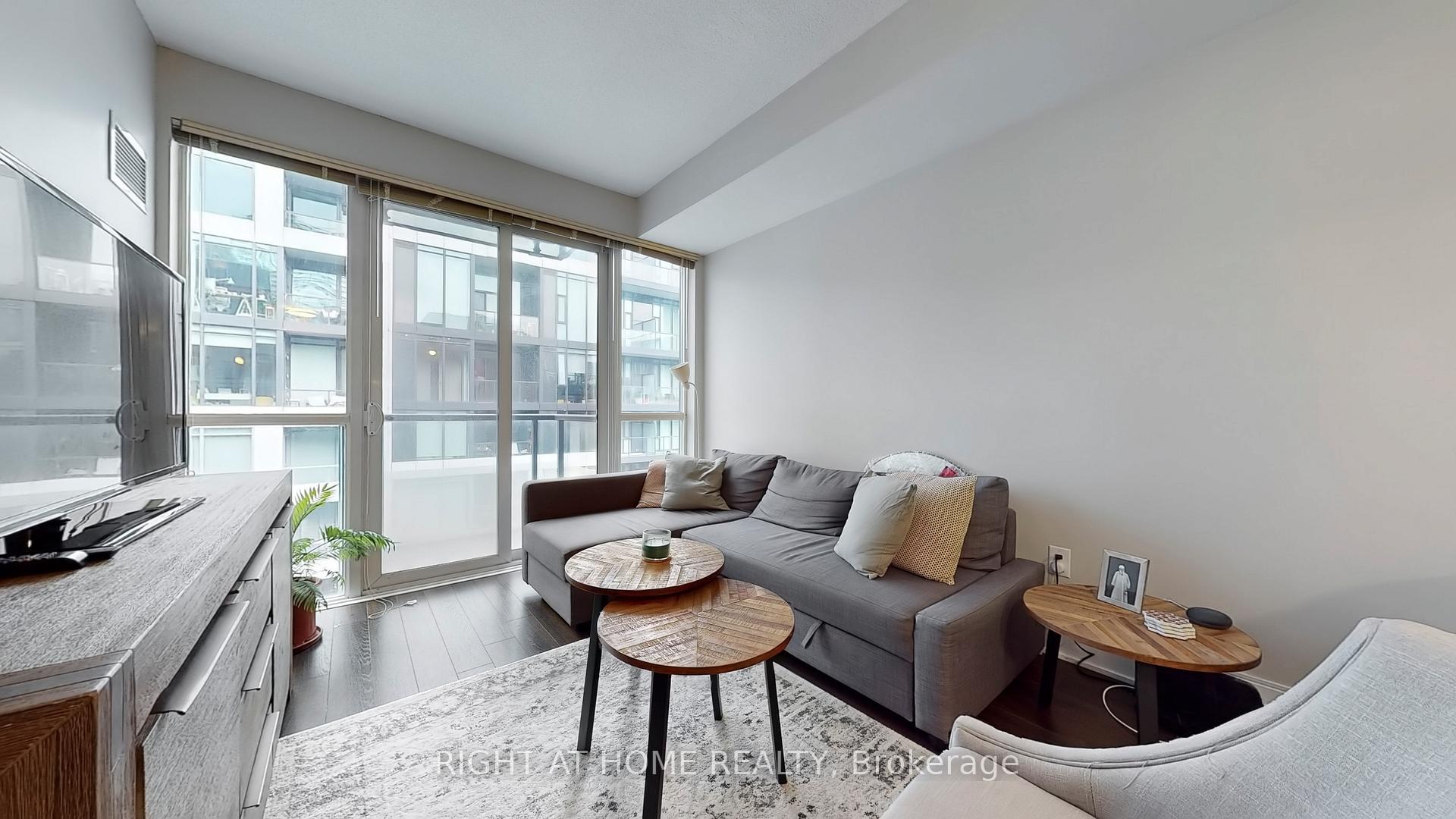 Photo 2 of Unit 907, 560 Front Street W, Toronto, Waterfront Communities — HOMEH