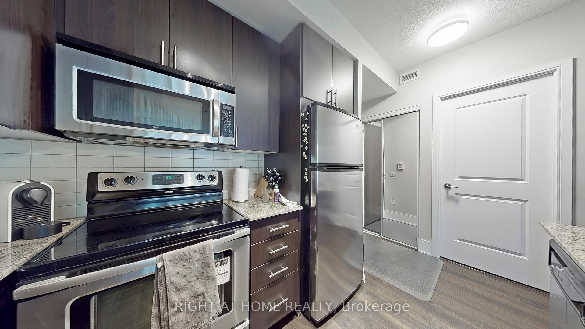 Photo 5 of Unit 907, 560 Front Street W, Toronto, Waterfront Communities — HOMEH