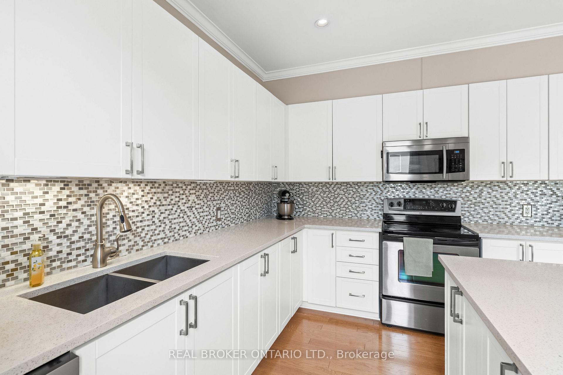 Photo 10 of 135 Rocky Hill Drive, Ottawa, Barrhaven - Strandherd — HOMEH