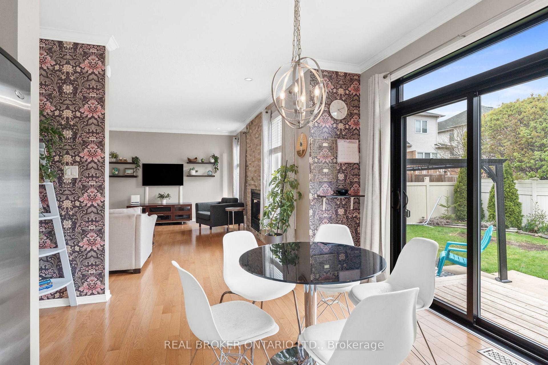 Photo 13 of 135 Rocky Hill Drive, Ottawa, Barrhaven - Strandherd — HOMEH