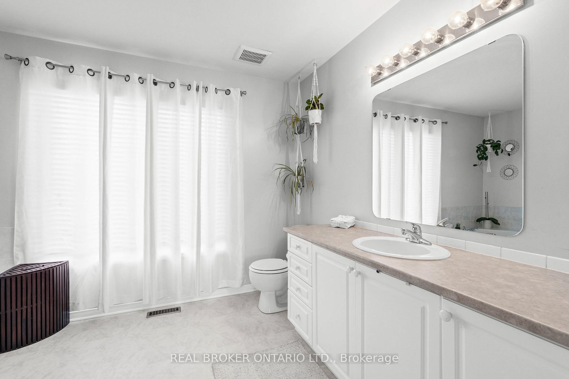 Photo 20 of 135 Rocky Hill Drive, Ottawa, Barrhaven - Strandherd — HOMEH