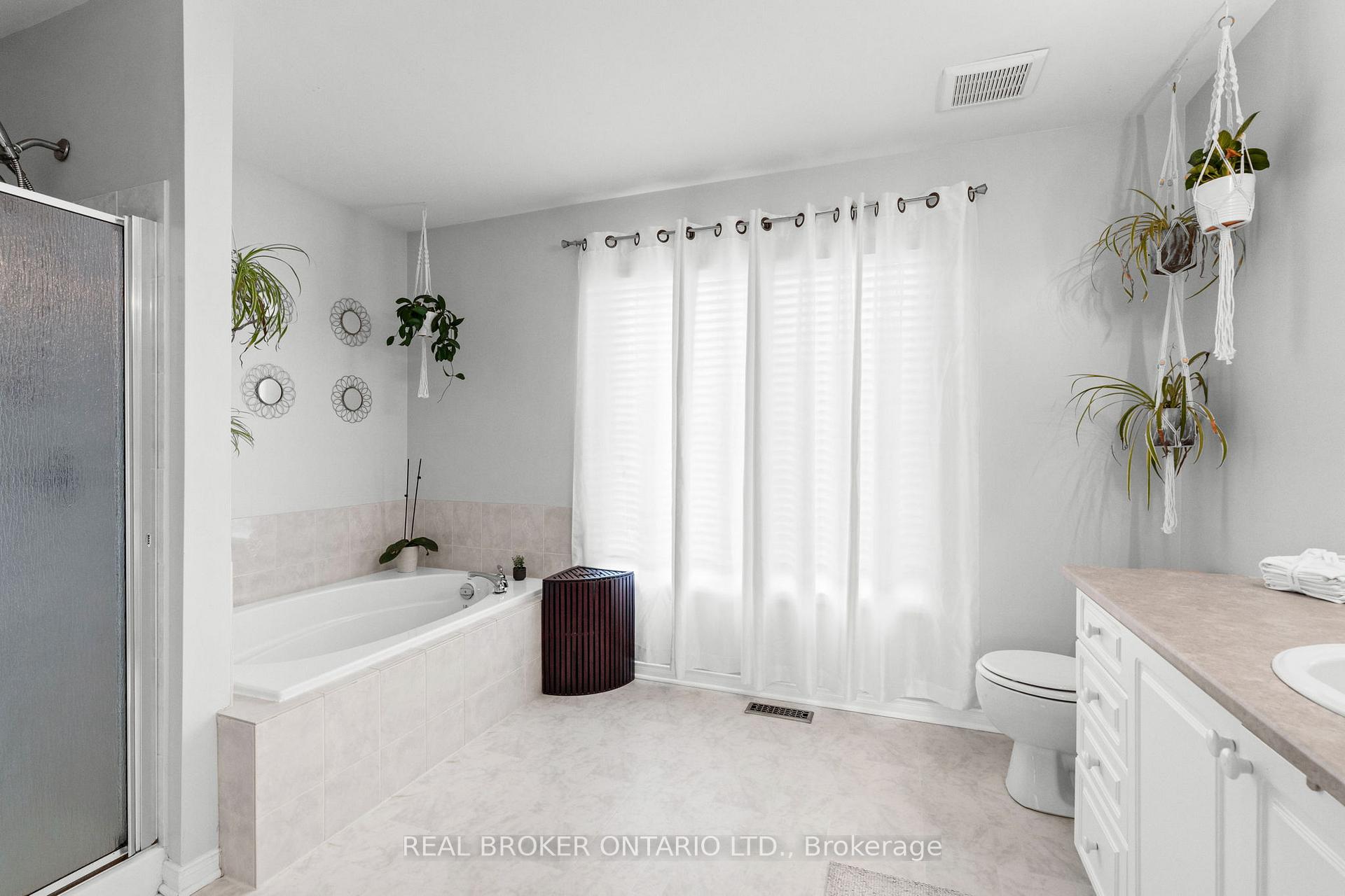 Photo 21 of 135 Rocky Hill Drive, Ottawa, Barrhaven - Strandherd — HOMEH