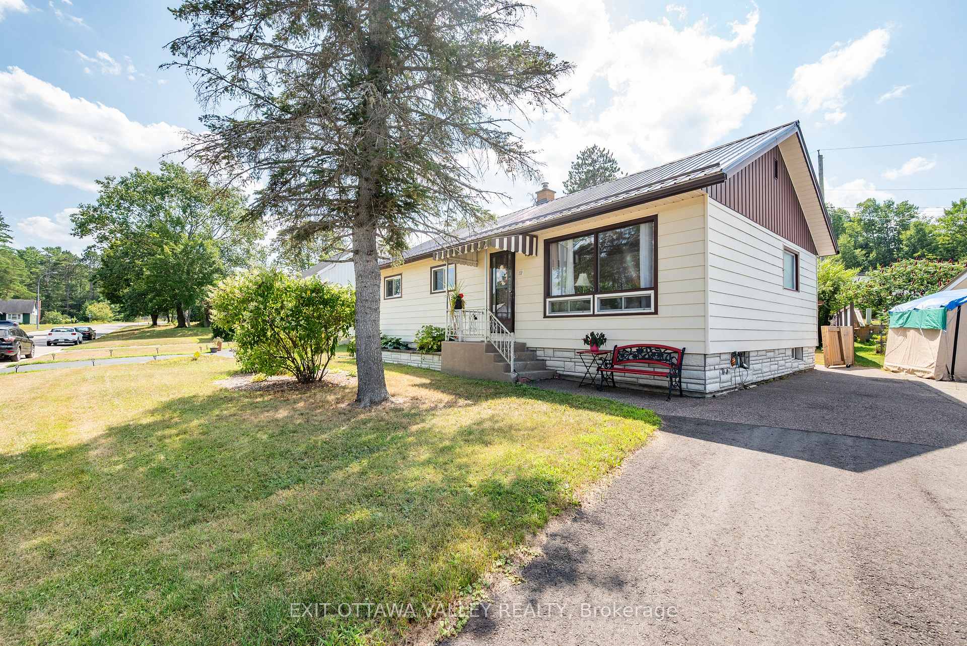 Photo 1 of 12 Summit Street, Deep River — HOMEH