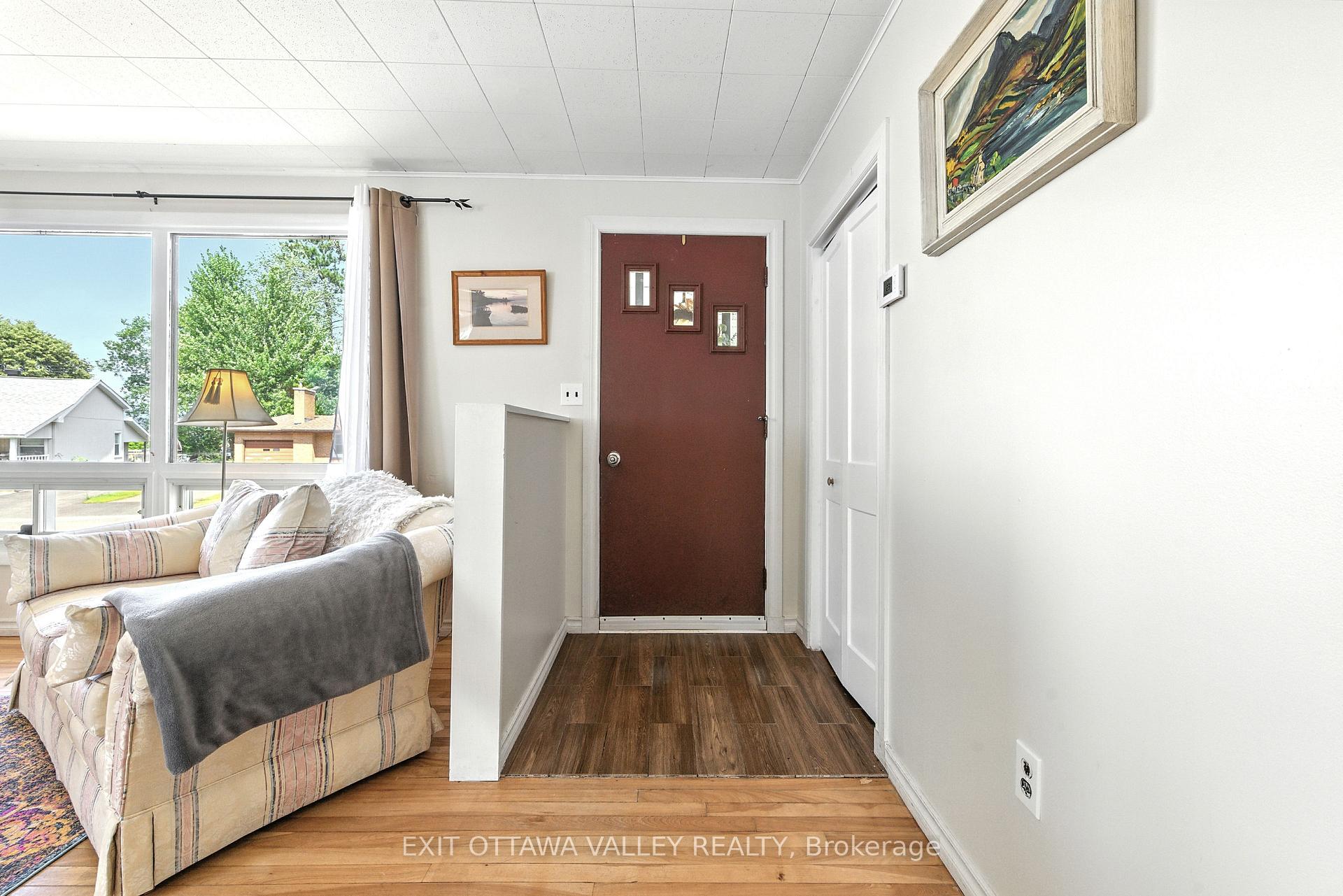 Photo 5 of 12 Summit Street, Deep River — HOMEH