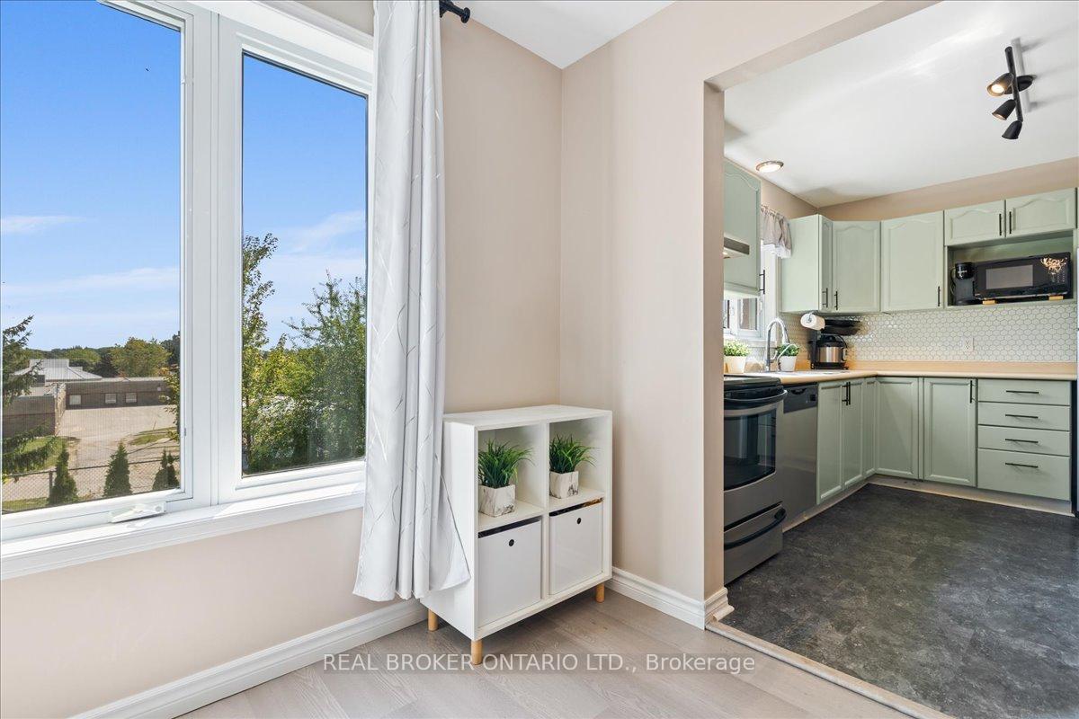 Photo 7 of 87 Dawn Crescent, Cambridge — HOMEH