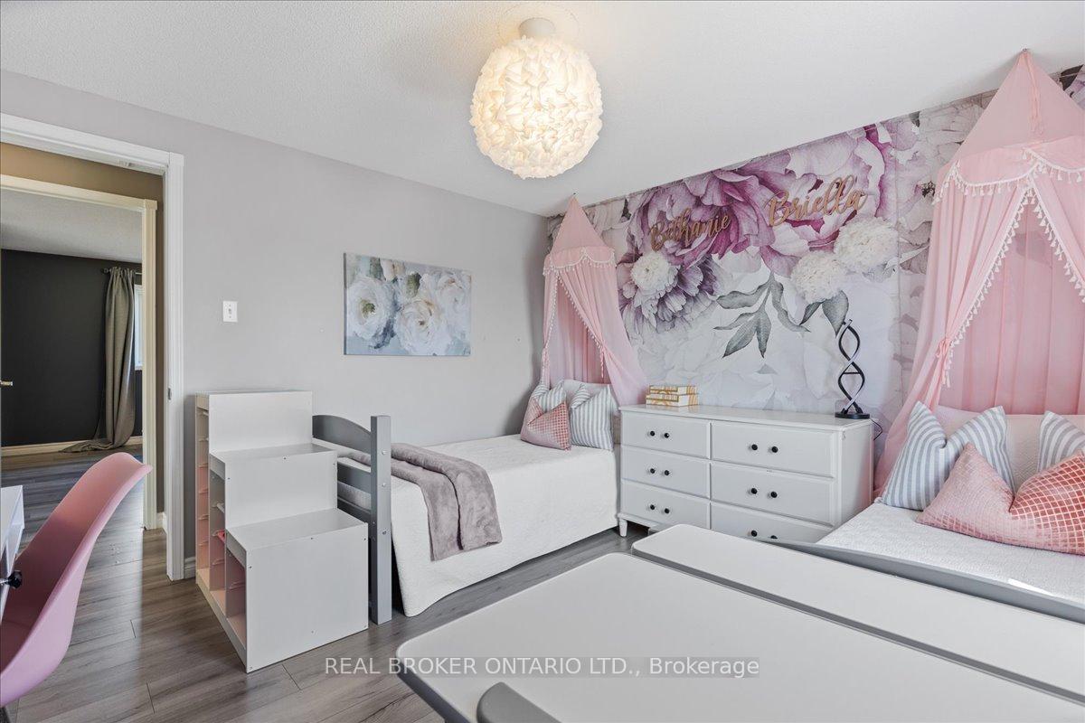 Photo 17 of 87 Dawn Crescent, Cambridge — HOMEH