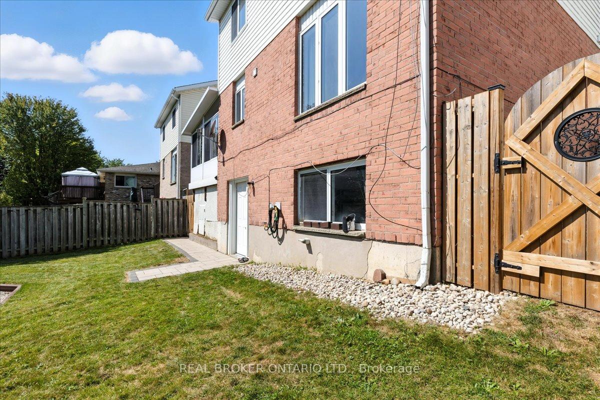 Photo 28 of 87 Dawn Crescent, Cambridge — HOMEH