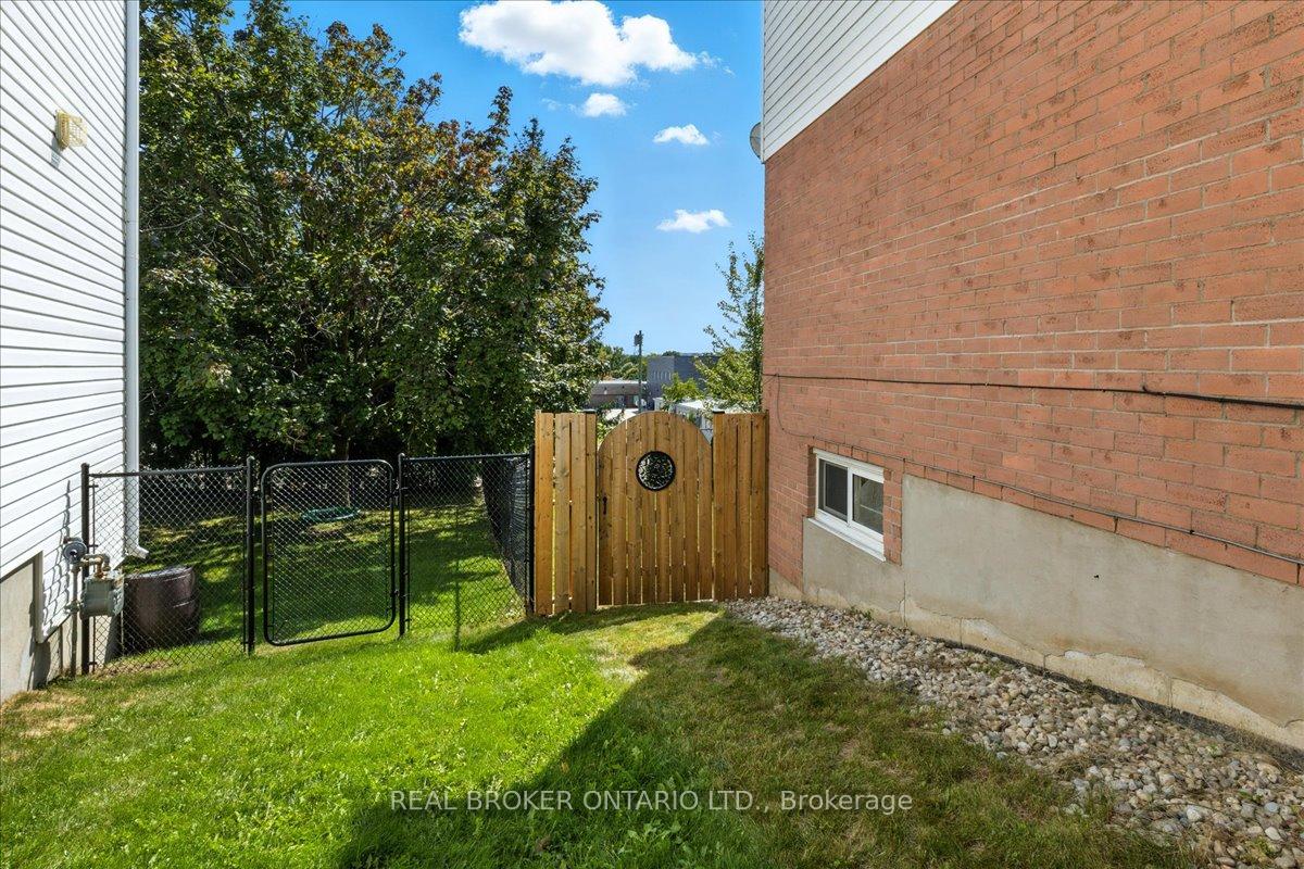 Photo 27 of 87 Dawn Crescent, Cambridge — HOMEH