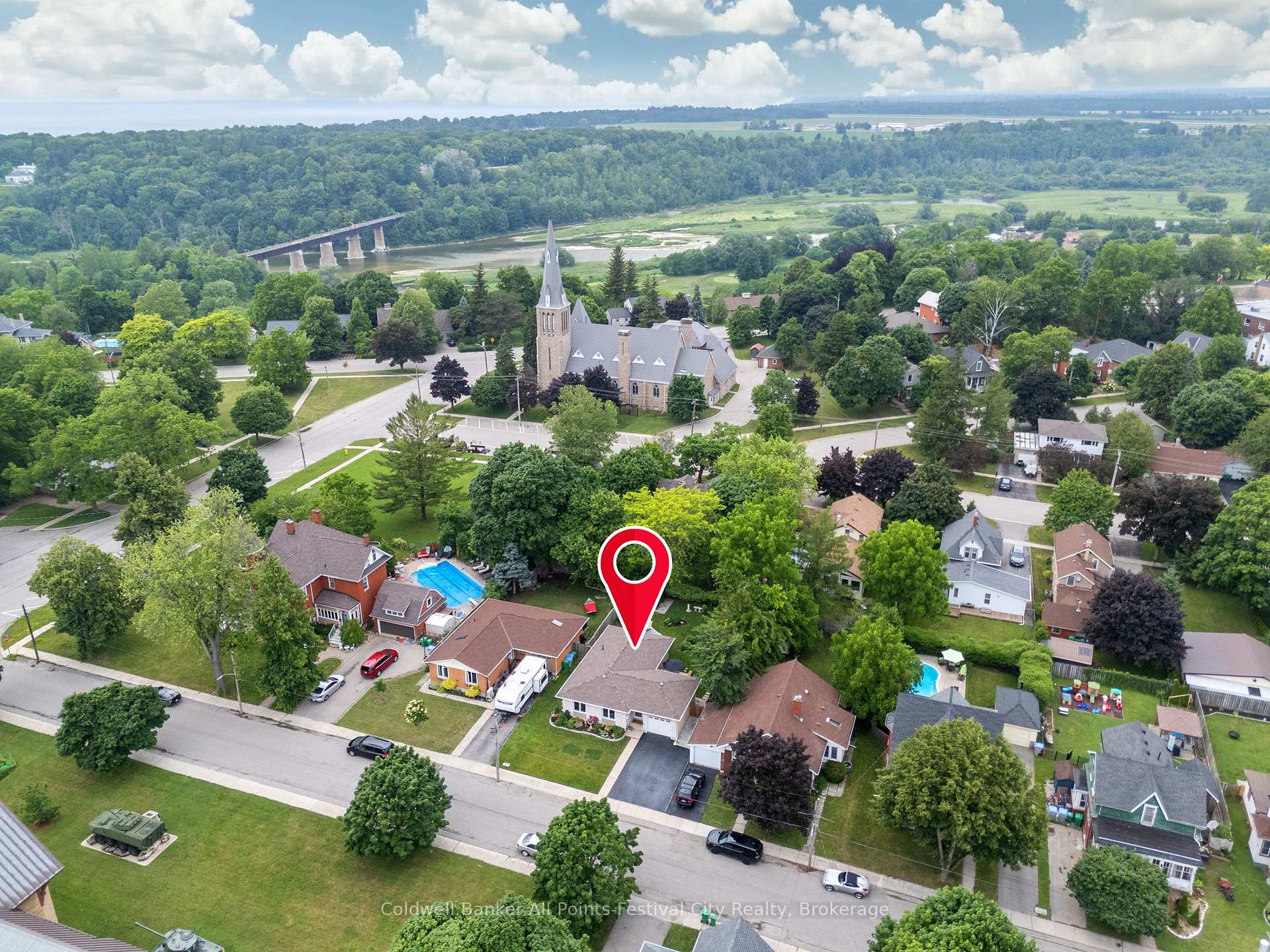 Photo 3 of 23 Trafalgar Street, Goderich, Goderich (Town) — HOMEH