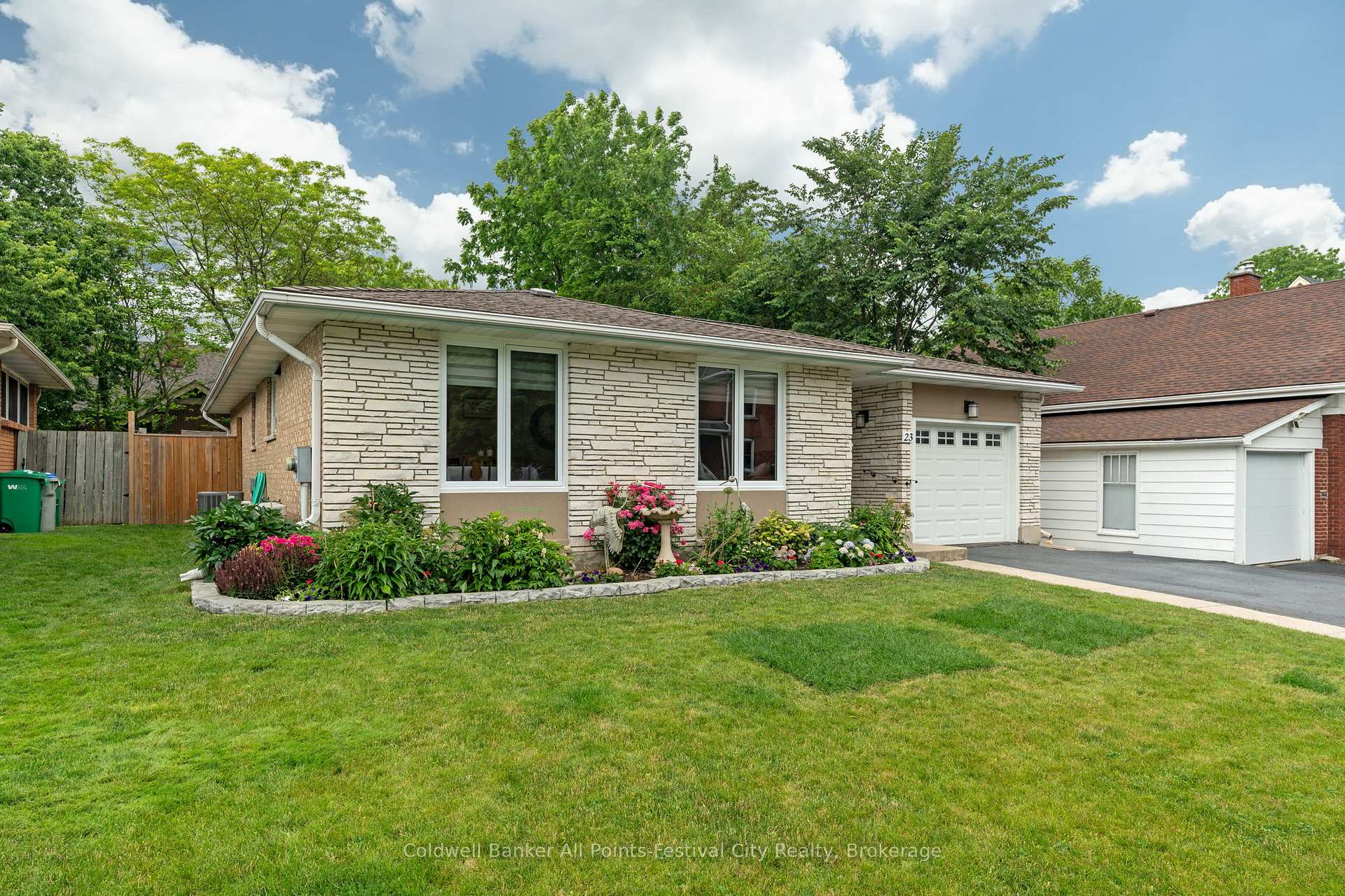 Photo 4 of 23 Trafalgar Street, Goderich, Goderich (Town) — HOMEH