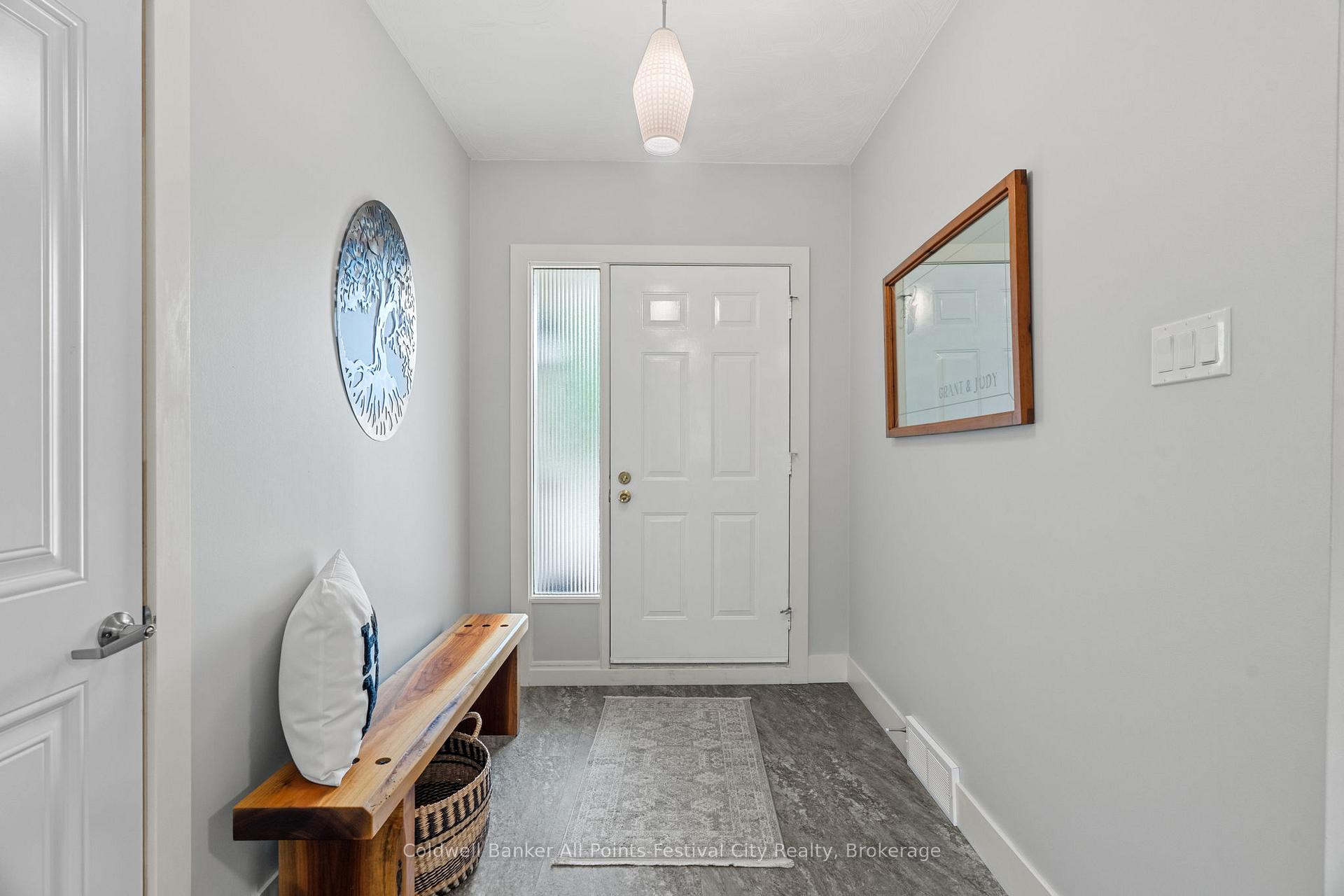 Photo 5 of 23 Trafalgar Street, Goderich, Goderich (Town) — HOMEH