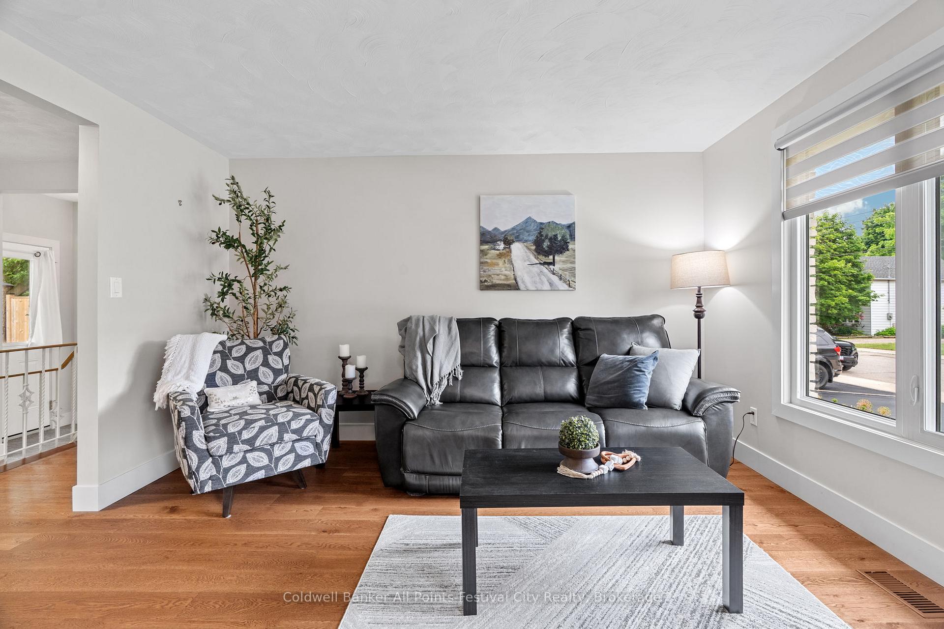 Photo 20 of 23 Trafalgar Street, Goderich, Goderich (Town) — HOMEH