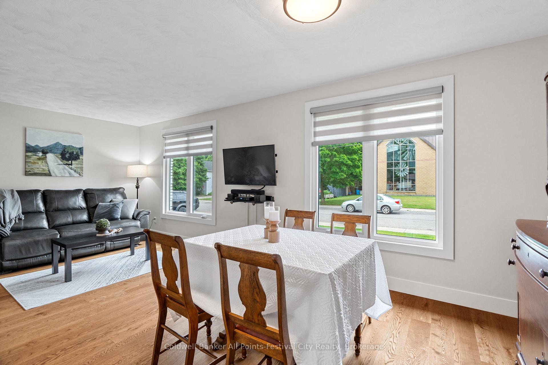 Photo 11 of 23 Trafalgar Street, Goderich, Goderich (Town) — HOMEH