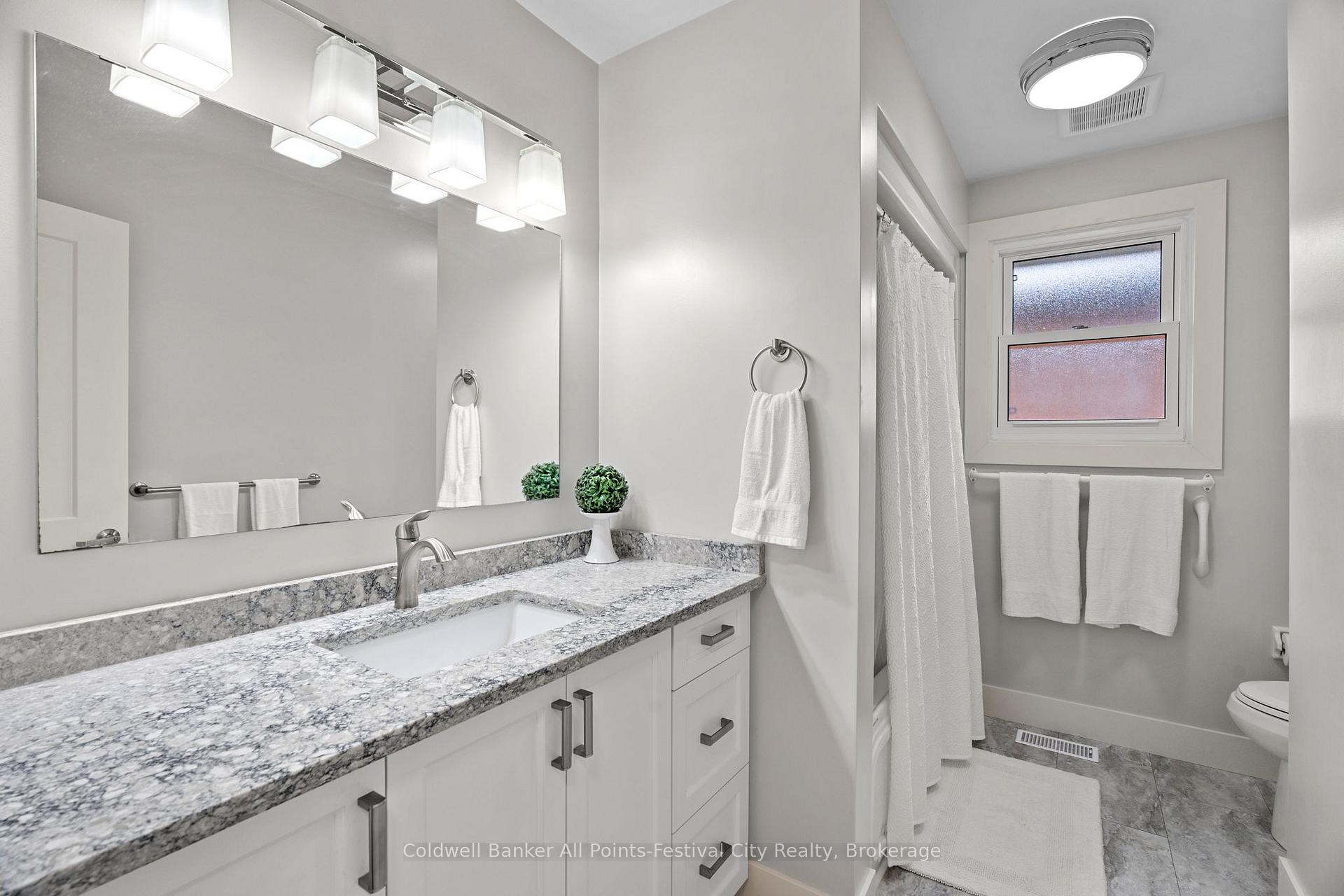 Photo 15 of 23 Trafalgar Street, Goderich, Goderich (Town) — HOMEH