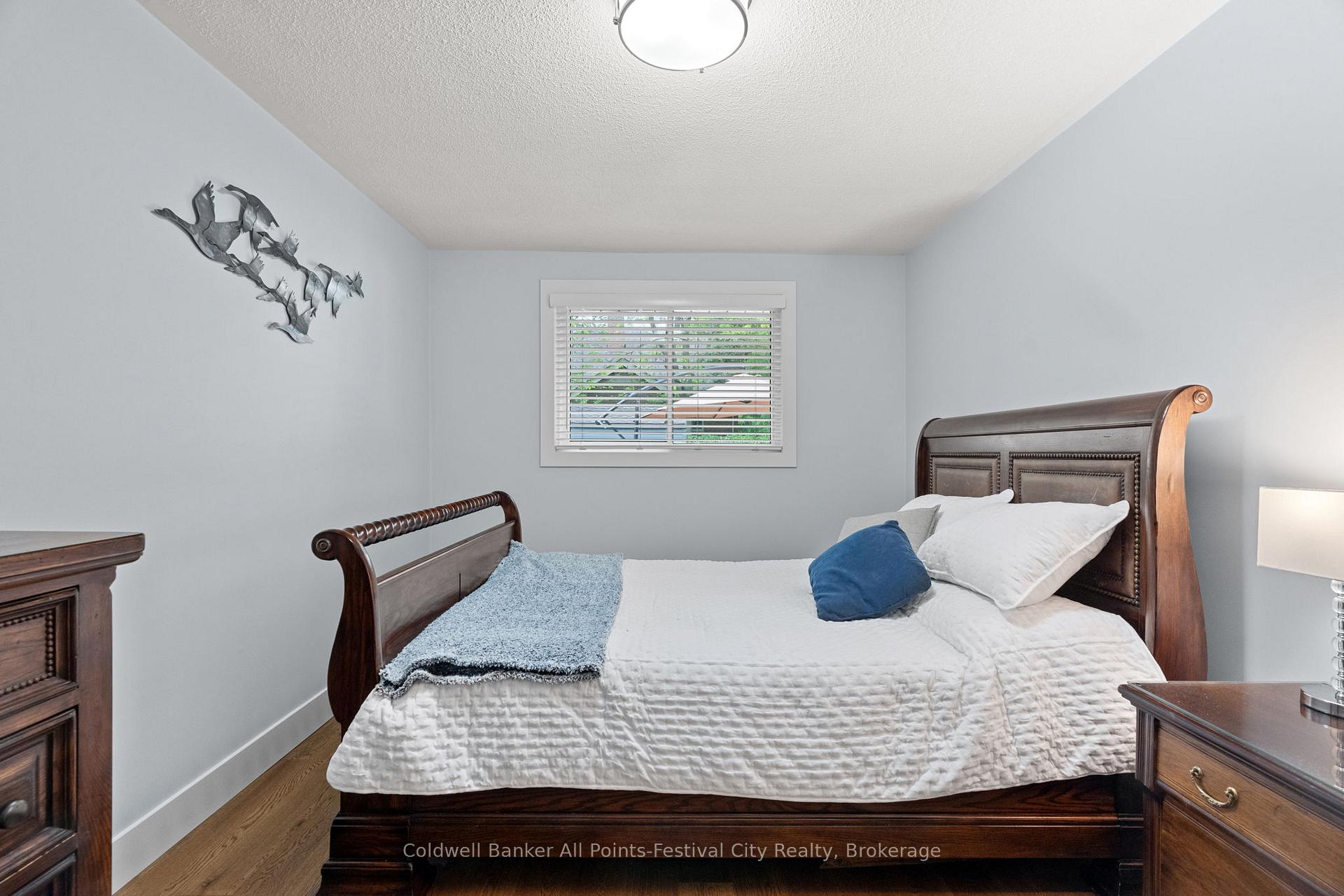 Photo 25 of 23 Trafalgar Street, Goderich, Goderich (Town) — HOMEH