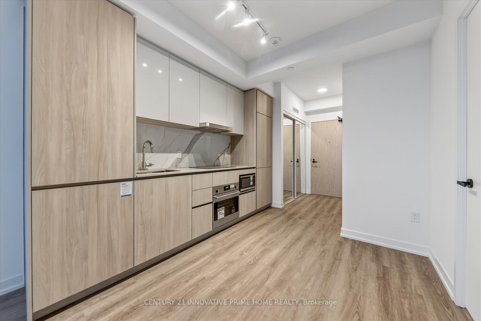 Photo 15 of Unit 910, 8 Interchange Way, Vaughan, Vaughan Corporate Centre — HOMEH