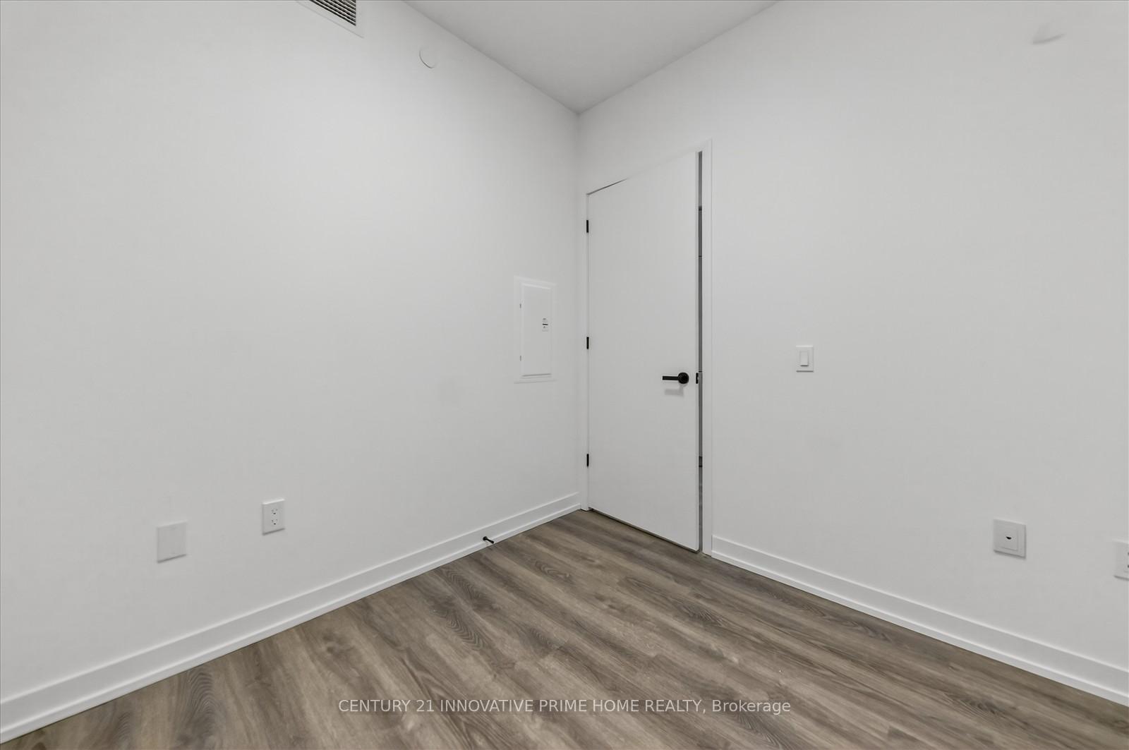 Photo 19 of Unit 910, 8 Interchange Way, Vaughan, Vaughan Corporate Centre — HOMEH