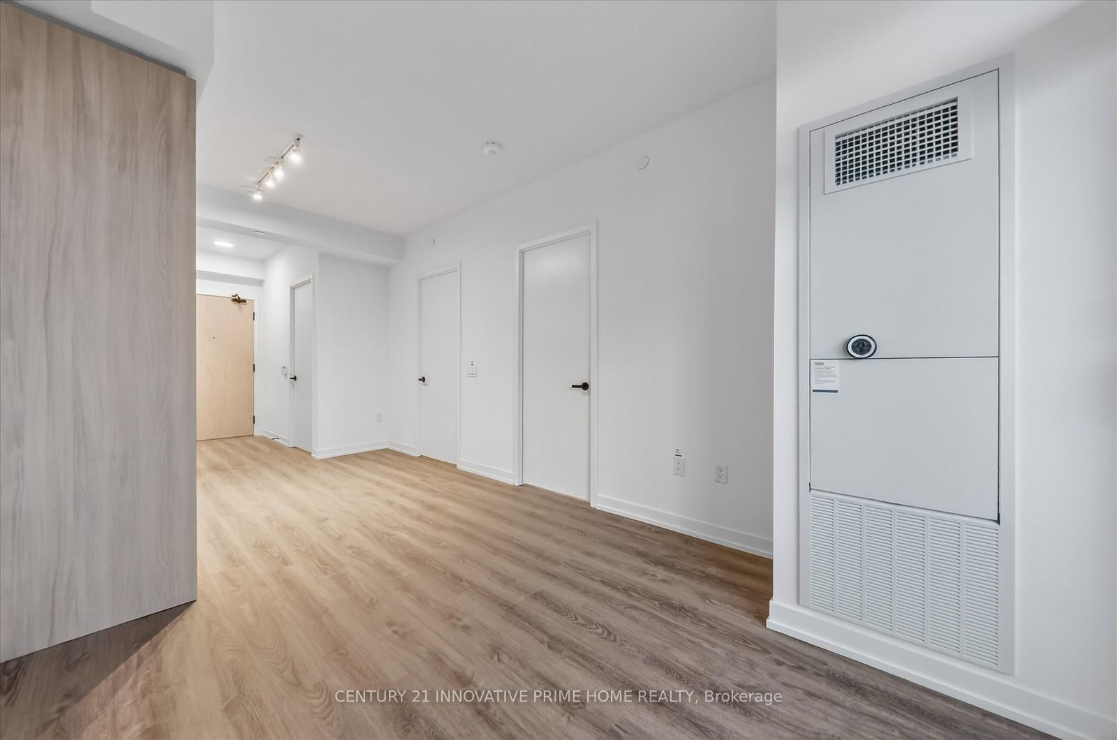 Photo 26 of Unit 910, 8 Interchange Way, Vaughan, Vaughan Corporate Centre — HOMEH