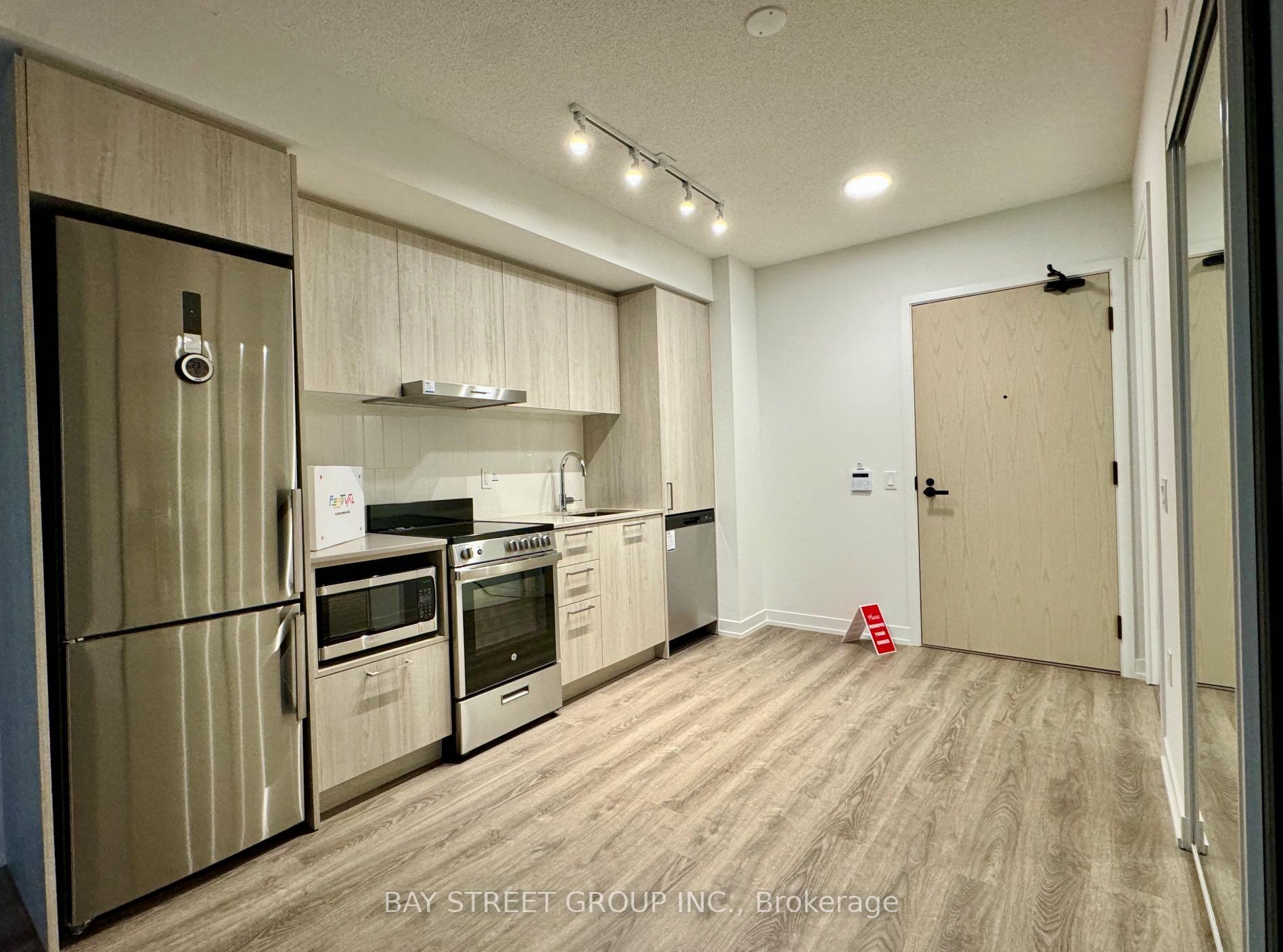 Photo 5 of Unit 705, 195 Commerce Street, Vaughan, Vaughan Corporate Centre — HOMEH