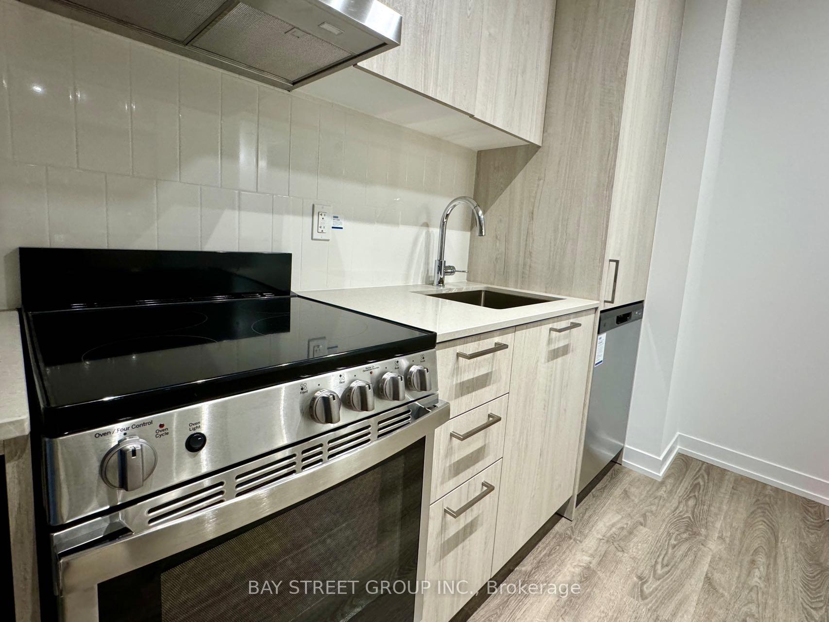 Photo 6 of Unit 705, 195 Commerce Street, Vaughan, Vaughan Corporate Centre — HOMEH