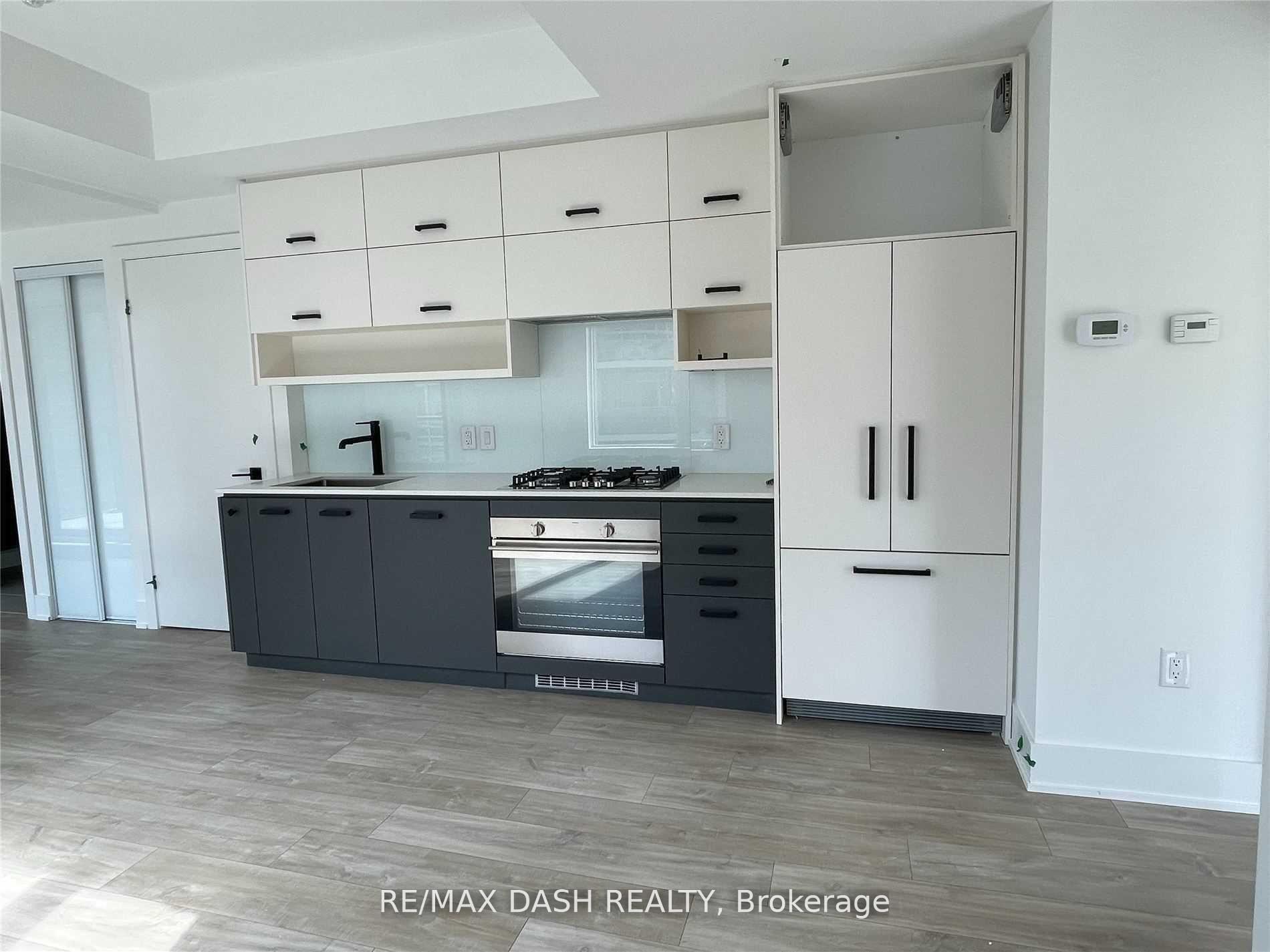 Photo 2 of Unit 305, 1888 Queen Street E, Toronto, The Beaches — HOMEH