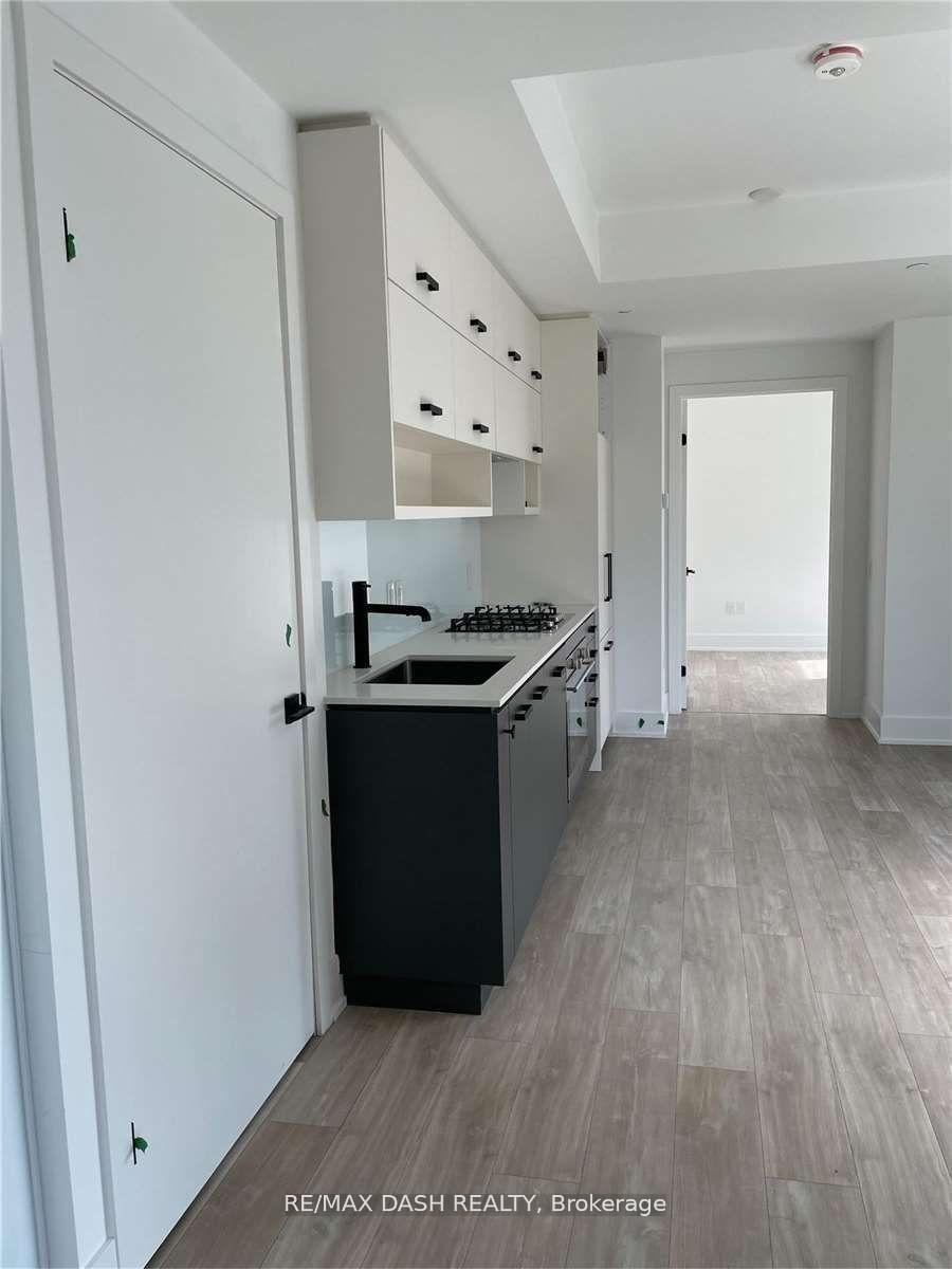 Photo 4 of Unit 305, 1888 Queen Street E, Toronto, The Beaches — HOMEH