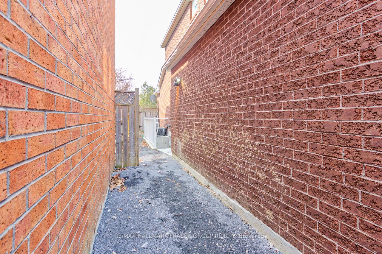 Photo 4 of Unit Bsmt, 48 Tawn Crescent, Ajax, Central — HOMEH