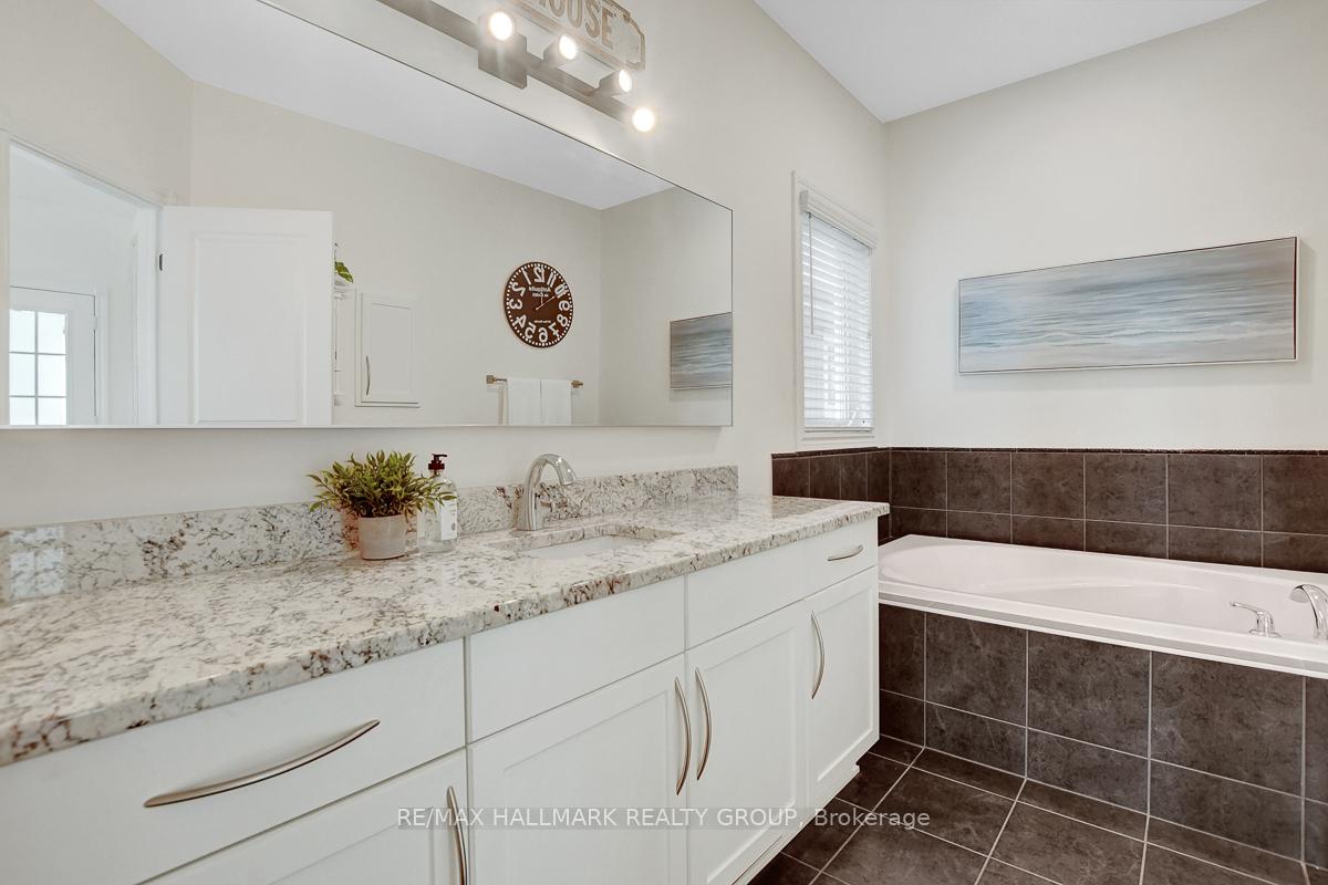 Photo 18 of 114 August Lily Crescent, Ottawa, Riverside South/Gloucester Glen — HOMEH