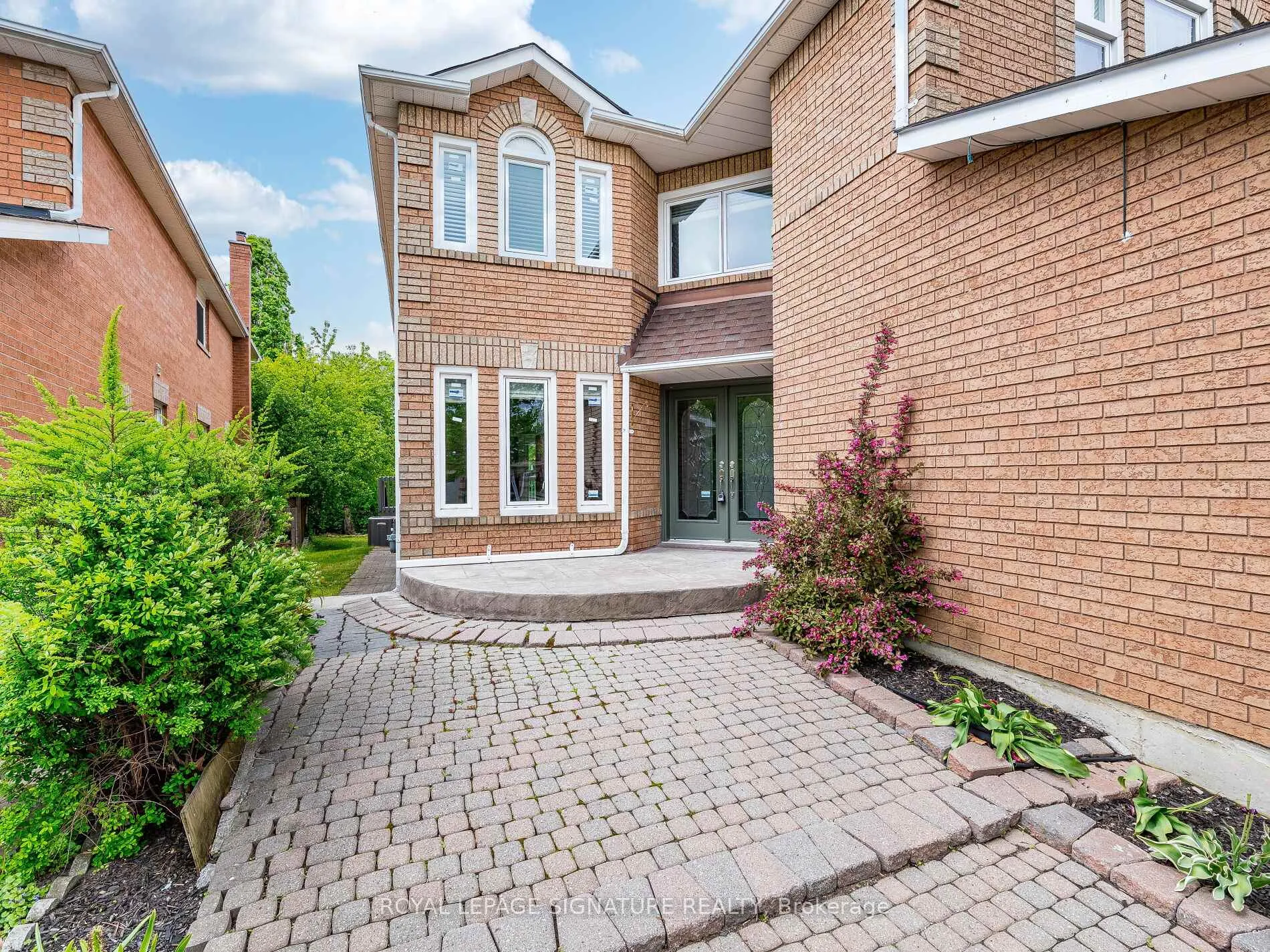 Photo 3 of 86 Valonia Drive, Brampton, Brampton North — HOMEH