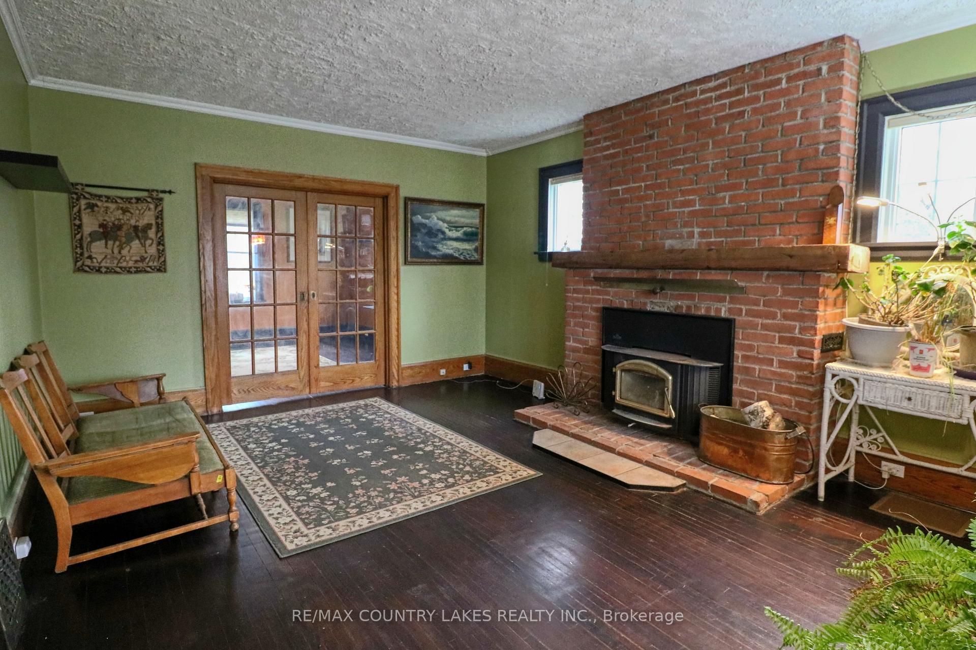 Photo 5 of 483 Simcoe Street, Brock, Beaverton — HOMEH