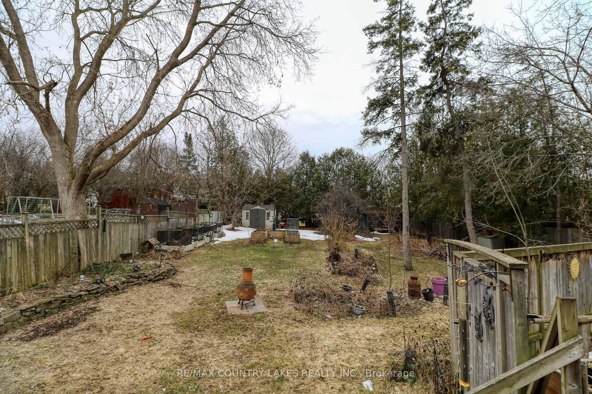 Photo 27 of 483 Simcoe Street, Brock, Beaverton — HOMEH