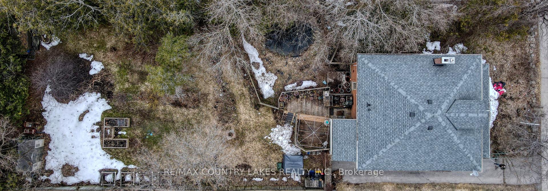 Photo 26 of 483 Simcoe Street, Brock, Beaverton — HOMEH
