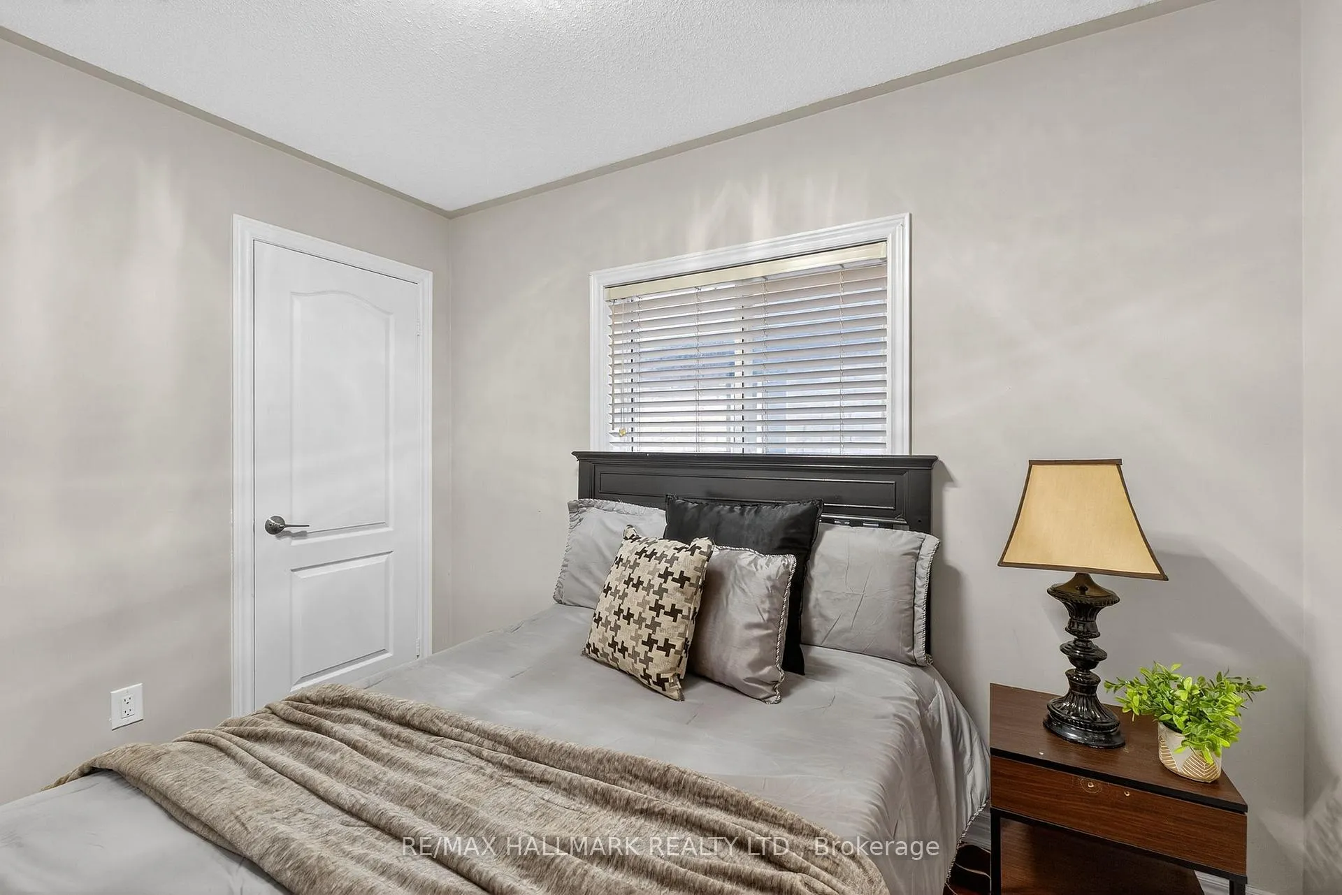 Photo 33 of 185 Harvest Moon Drive, Caledon, Bolton West — HOMEH