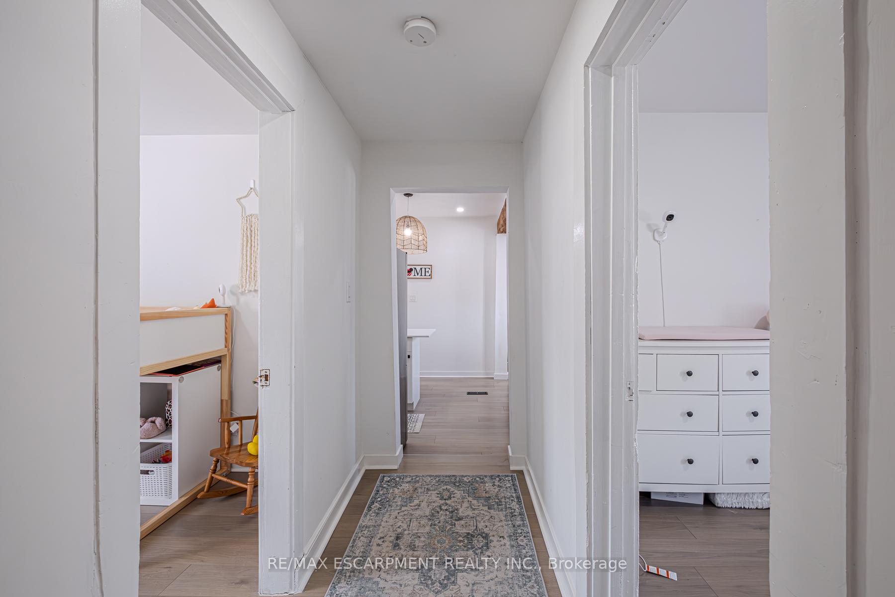 Photo 17 of 37 Queen Street, Brant, Paris — HOMEH