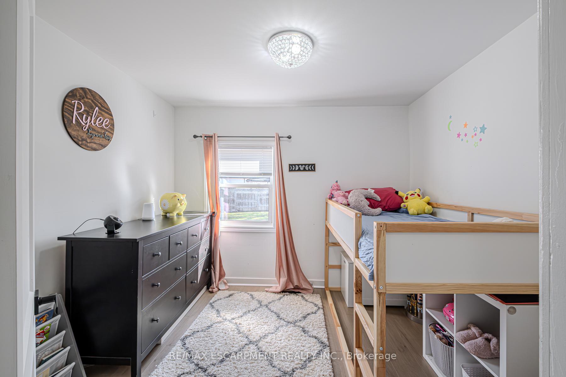 Photo 19 of 37 Queen Street, Brant, Paris — HOMEH