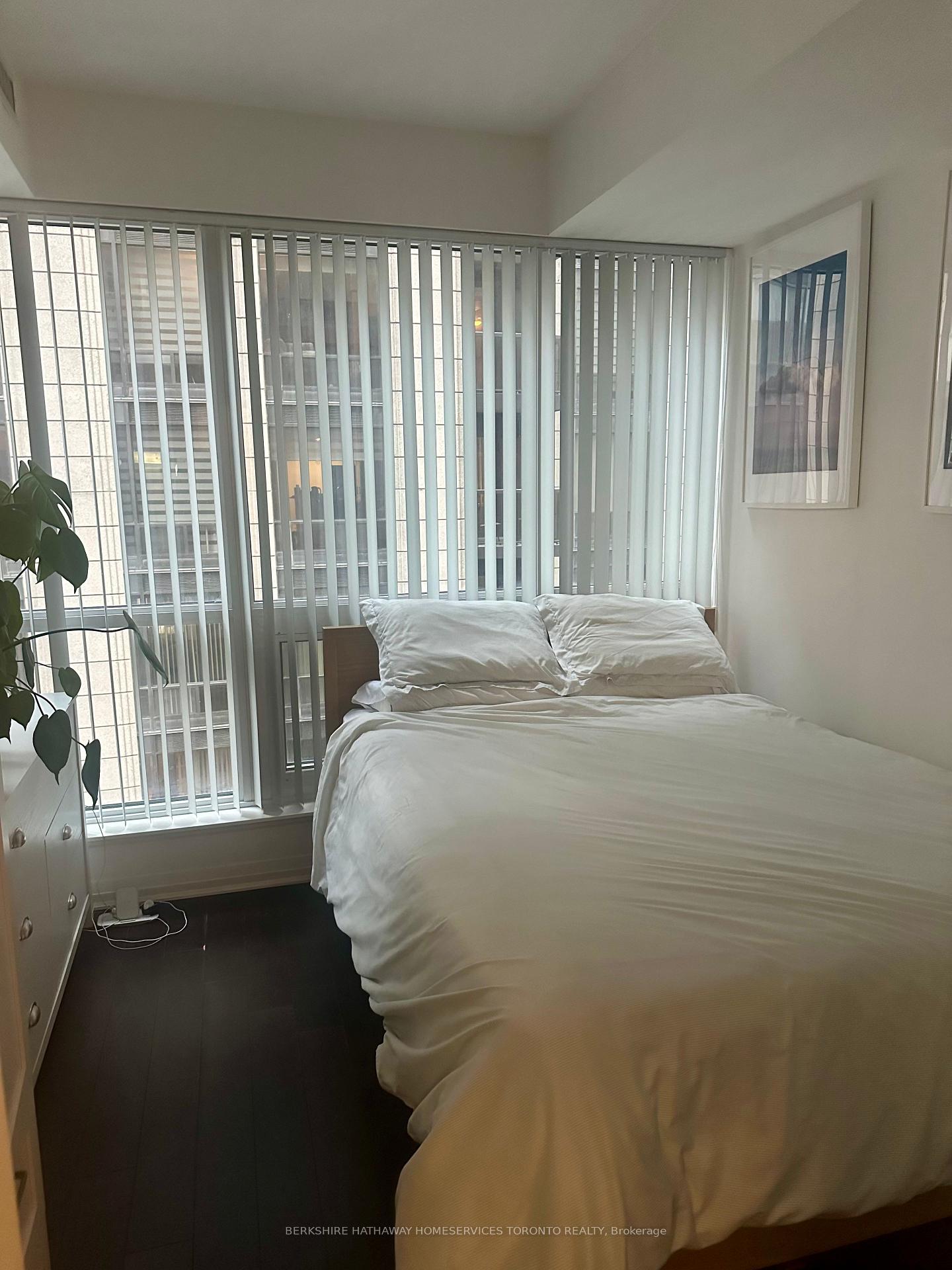 Photo 6 of Unit 1206, 8 Mercer Street, Toronto, Waterfront Communities — HOMEH