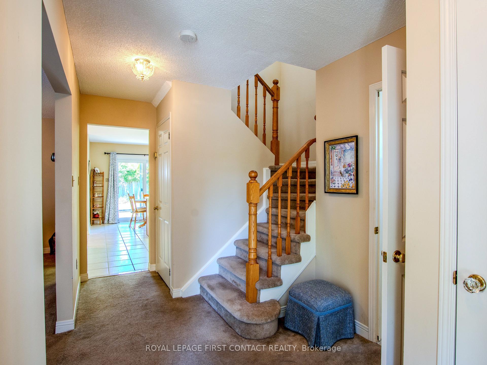 Photo 2 of 14 Carr Drive, Barrie, Letitia Heights — HOMEH