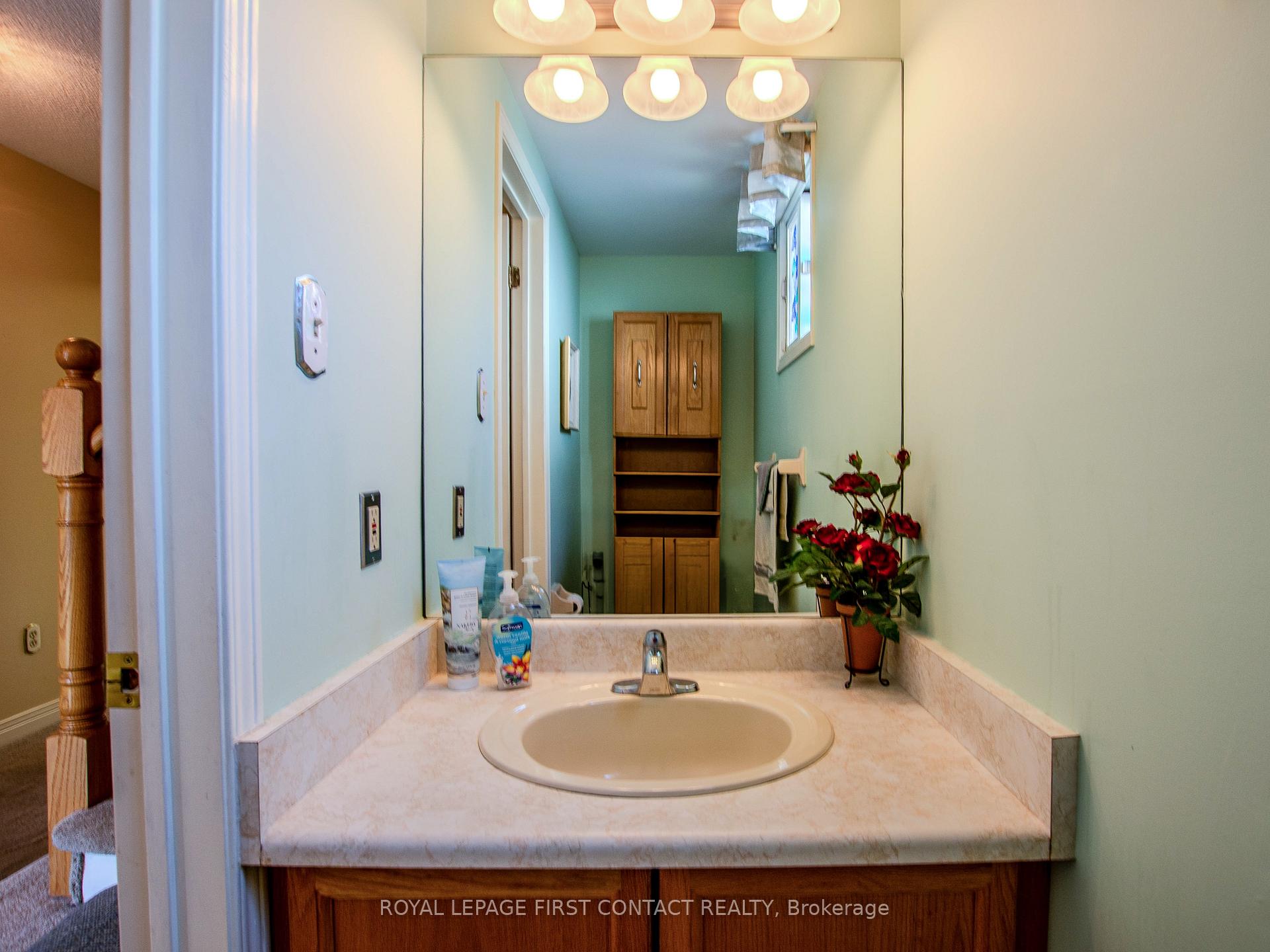 Photo 13 of 14 Carr Drive, Barrie, Letitia Heights — HOMEH