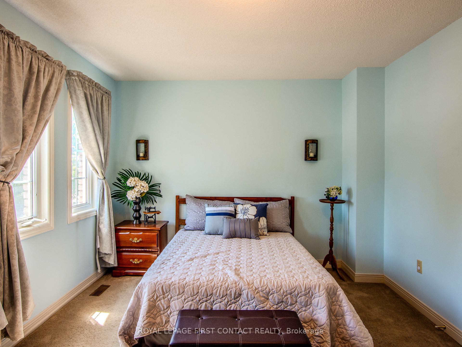 Photo 15 of 14 Carr Drive, Barrie, Letitia Heights — HOMEH