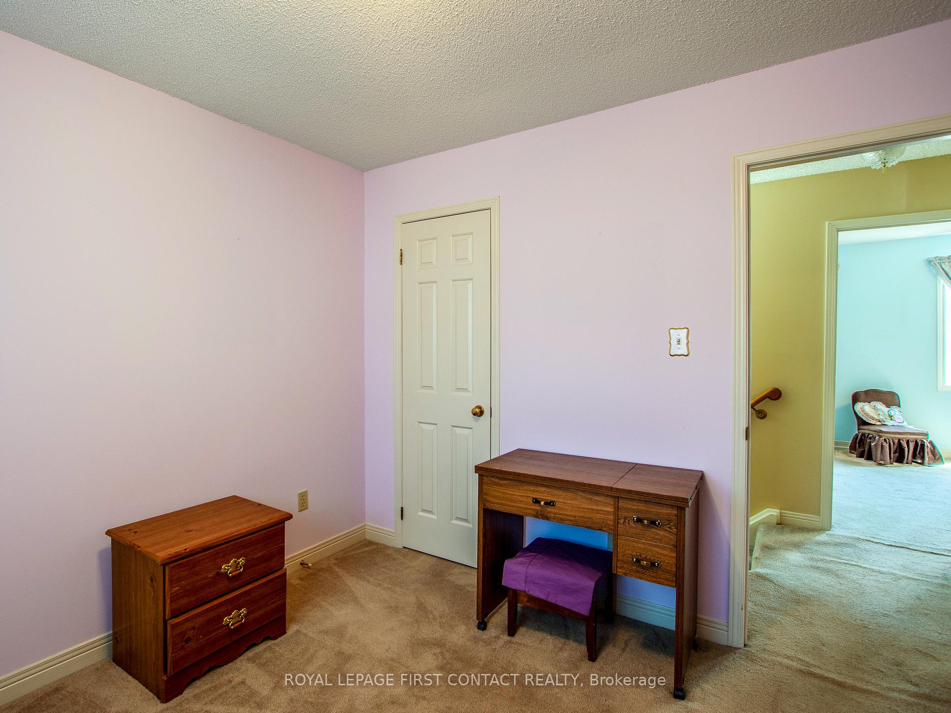 Photo 18 of 14 Carr Drive, Barrie, Letitia Heights — HOMEH