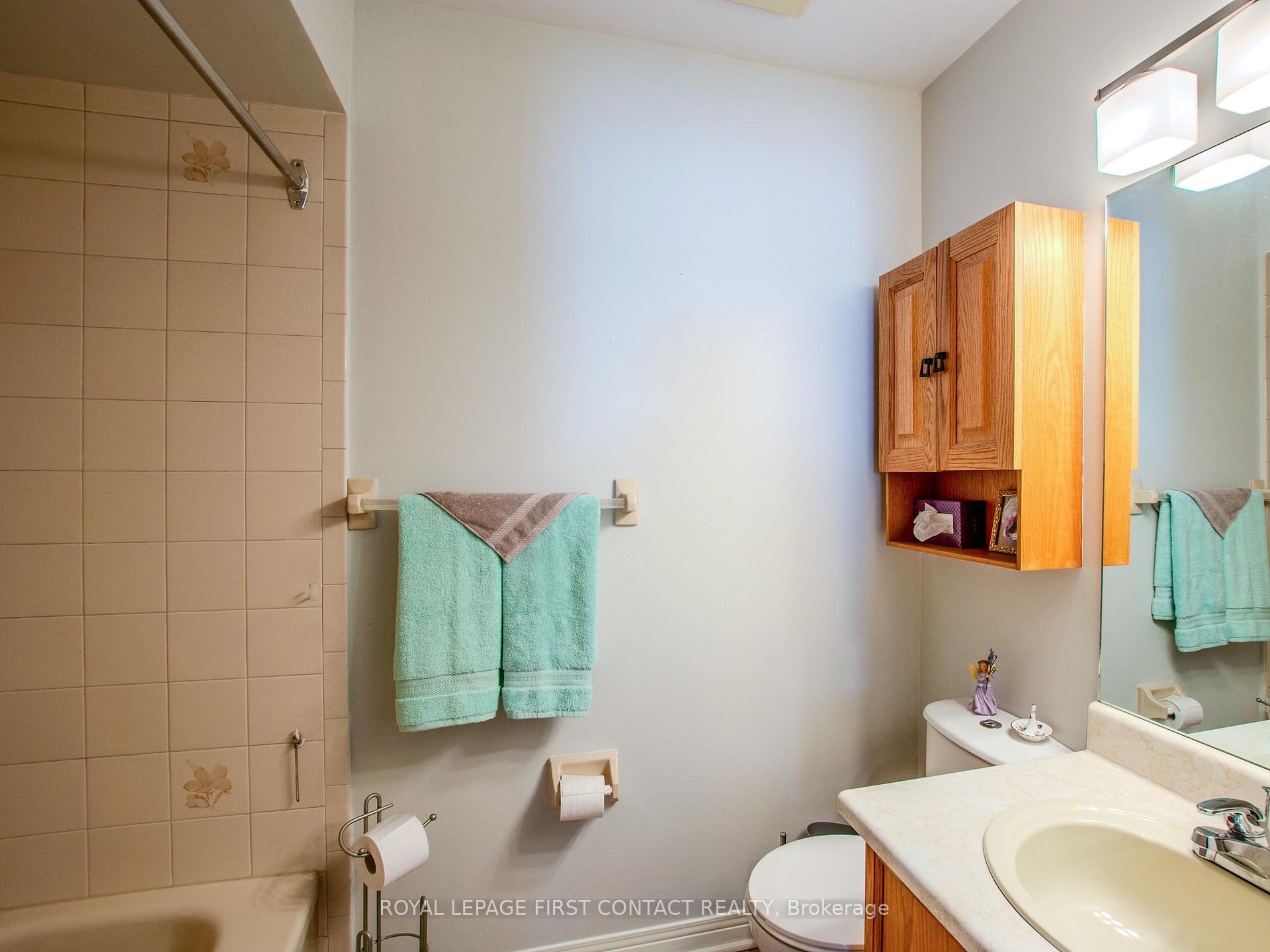 Photo 20 of 14 Carr Drive, Barrie, Letitia Heights — HOMEH