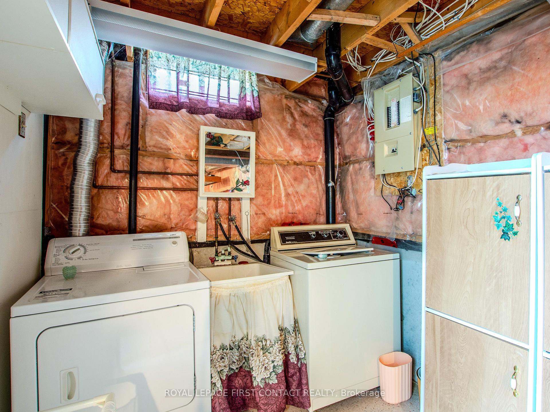 Photo 27 of 14 Carr Drive, Barrie, Letitia Heights — HOMEH