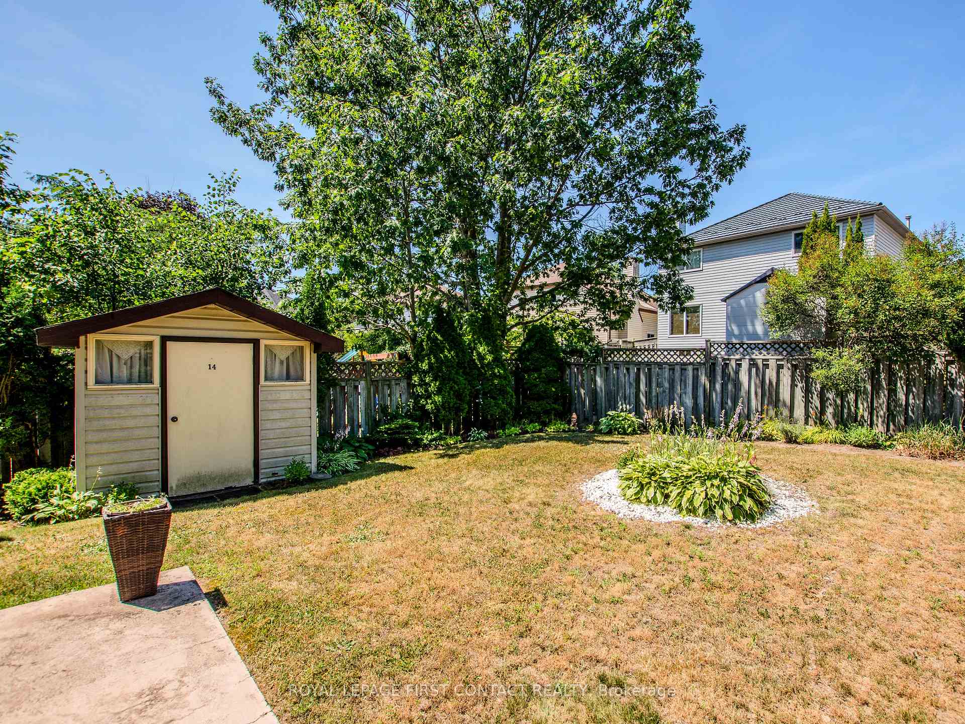Photo 28 of 14 Carr Drive, Barrie, Letitia Heights — HOMEH