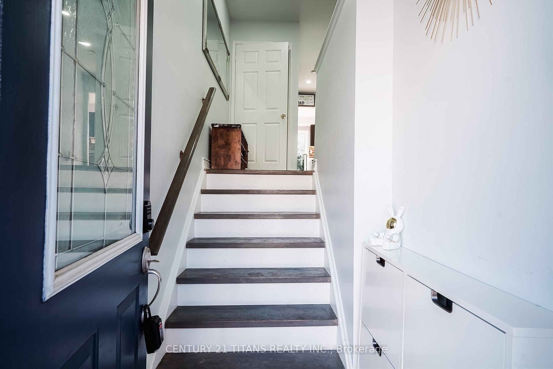 Photo 3 of 11 Ventura Lane, Ajax, Central — HOMEH