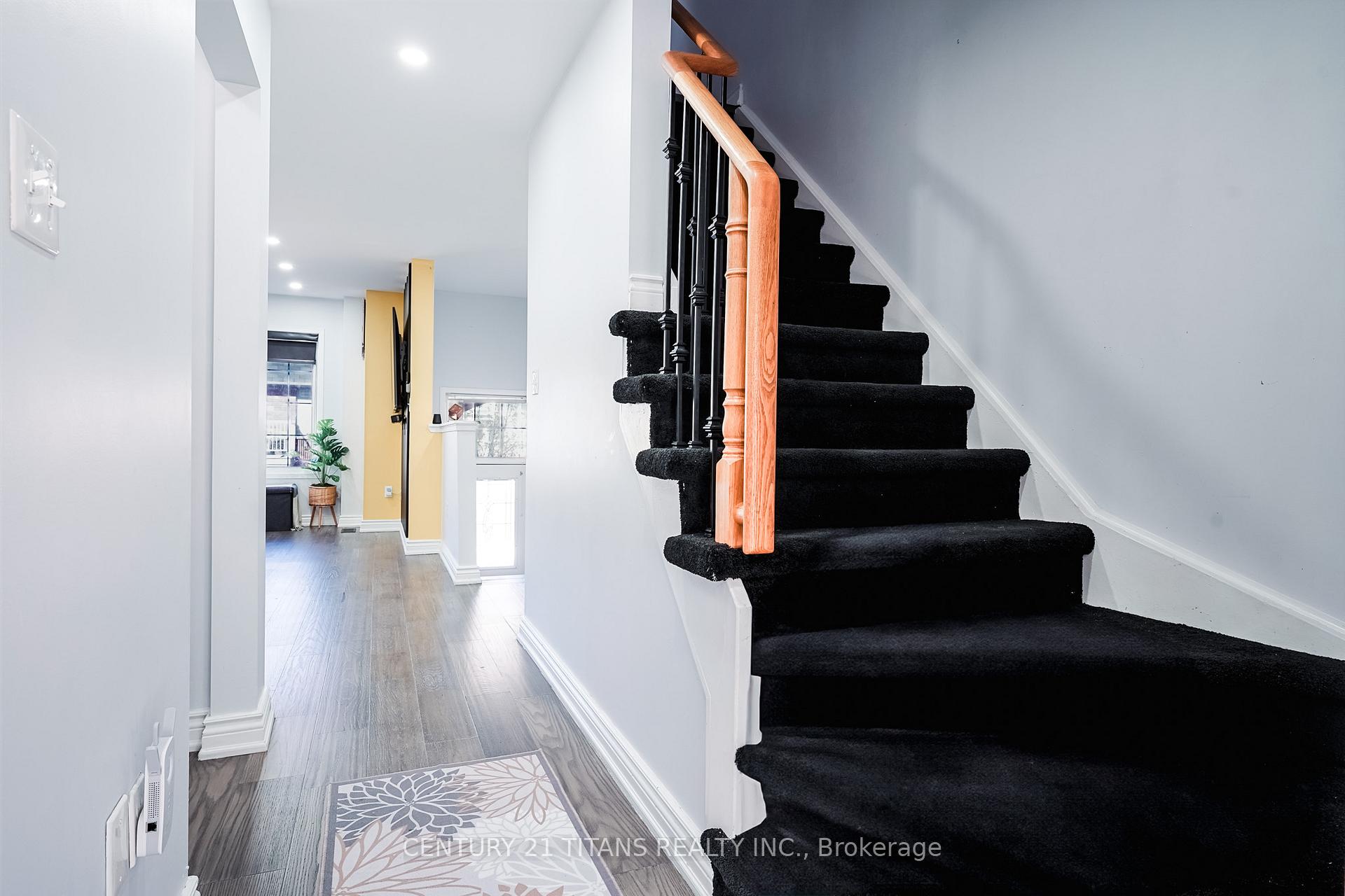 Photo 15 of 11 Ventura Lane, Ajax, Central — HOMEH