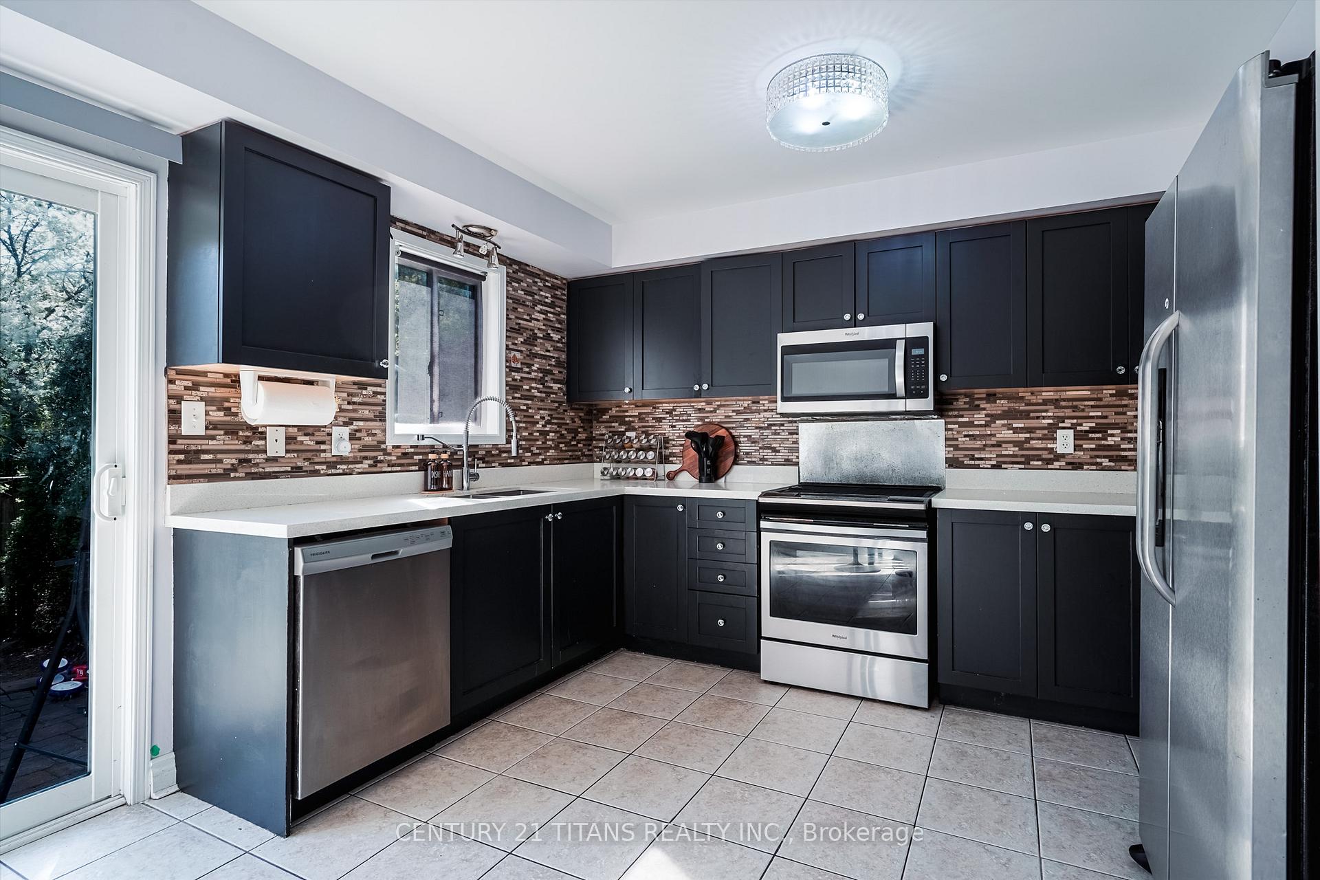 Photo 18 of 11 Ventura Lane, Ajax, Central — HOMEH