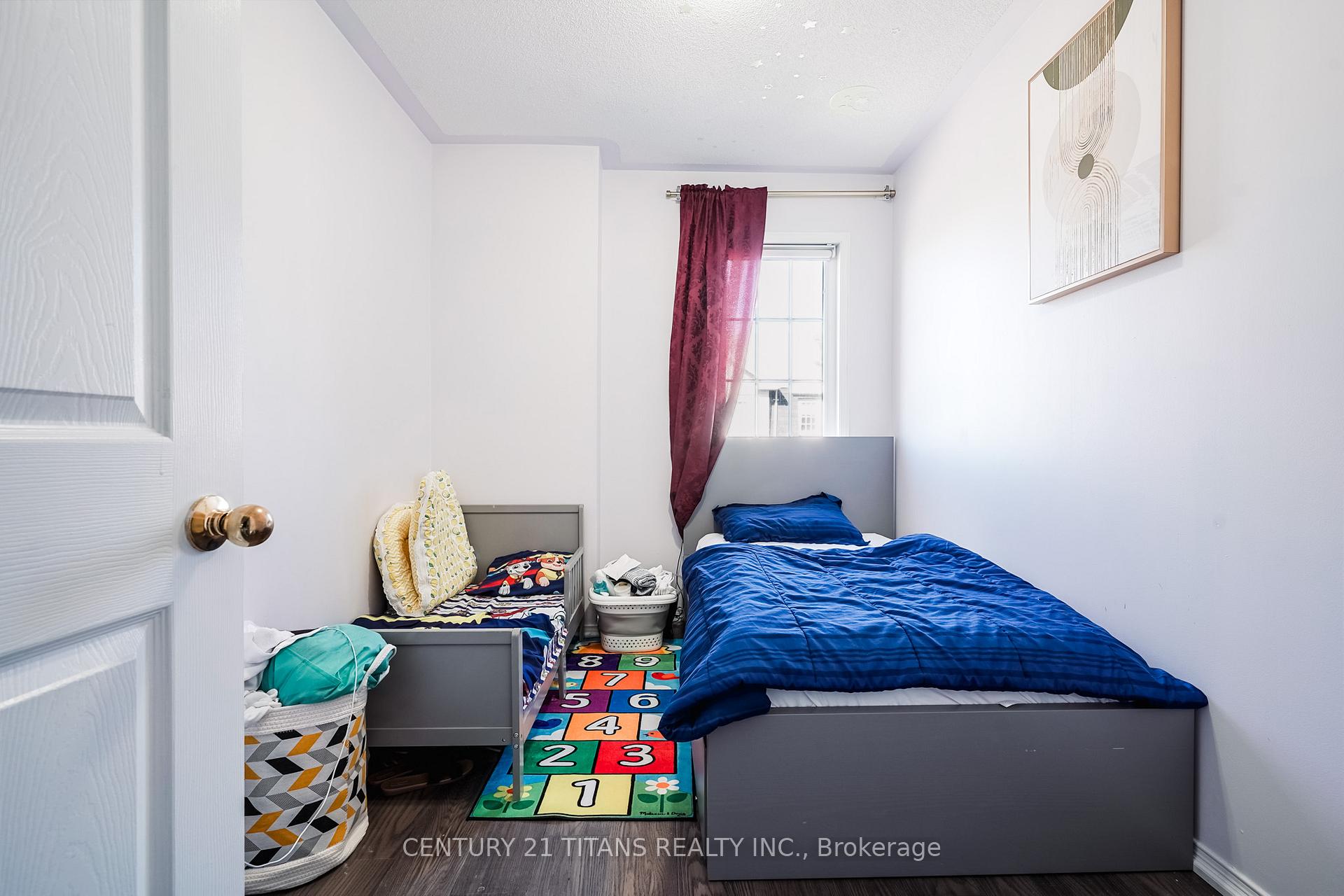Photo 23 of 11 Ventura Lane, Ajax, Central — HOMEH